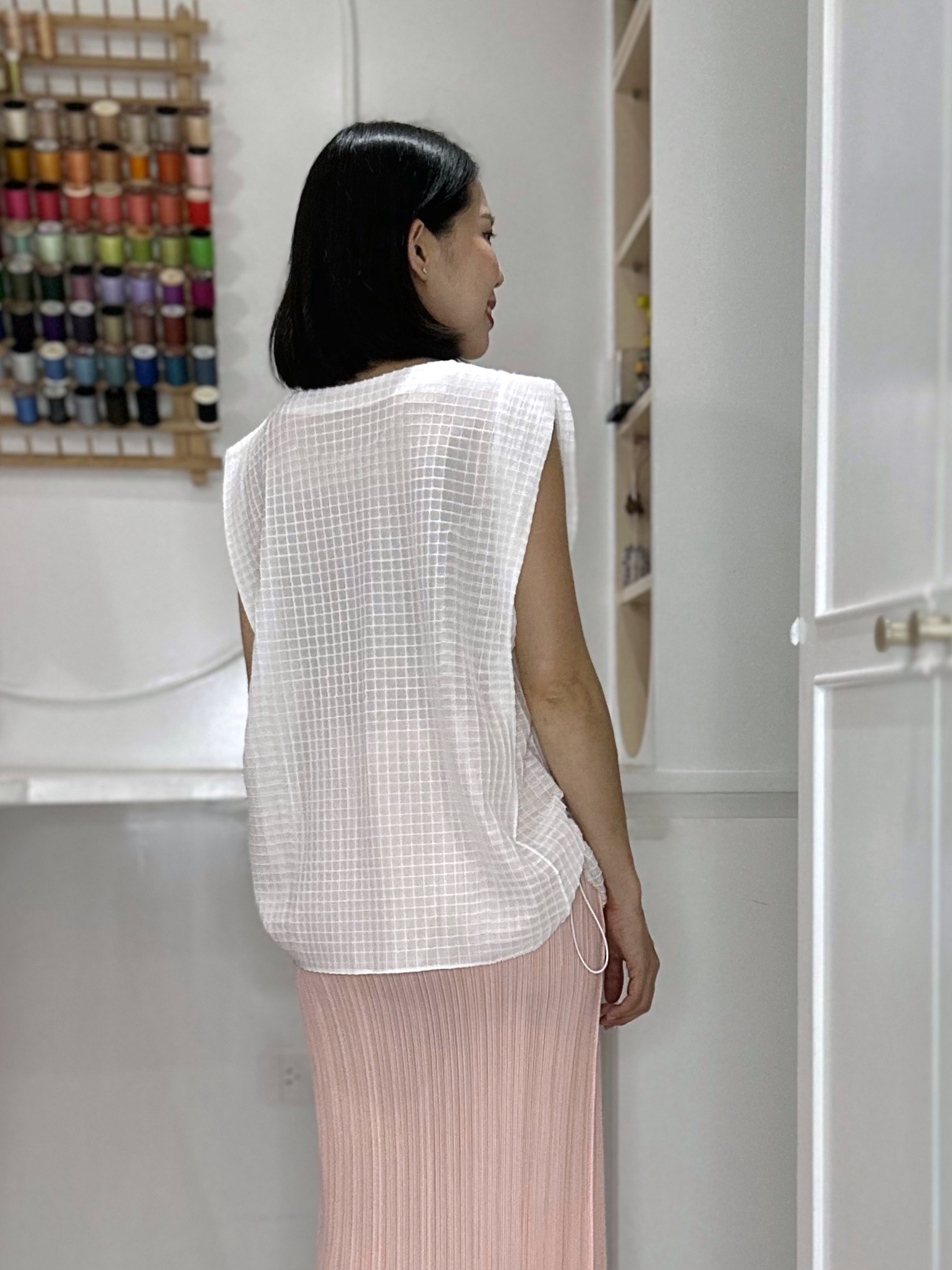 ปรับราคาลง20%!! 2MUAY รุ่น GJO3868 เสื้อพลีททรง OVER SIZE ปรับขนาดได้ SLEEVELESS SQUARE PLEATED TOP 9 สี FREE SIZE