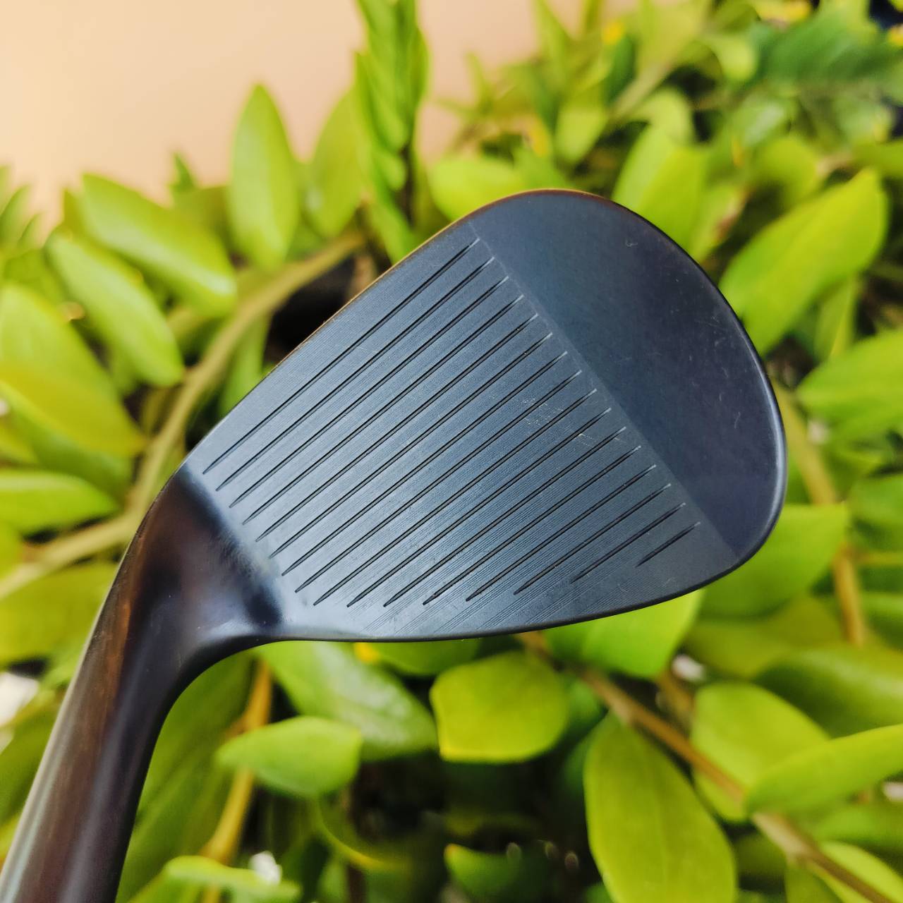 WEDGE TITLEIST VOKEY DESIGN SM9 Jet Black องศา 48 BOUNCE 10 F Grind ฐานด้านล่างเต็ม เหมาะกับการตีแบบเต็มวง ไม้กอล์ฟพรีเมี่ยมมือสอง ของแท้ By NakaraLuxurious