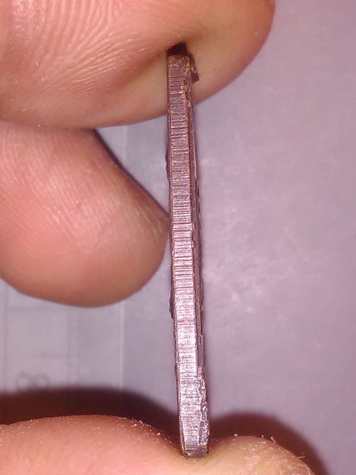 เหรียญ หลวงพ่อ วัด หนองกระโดน ปี พ.ศ. 2543 200.-