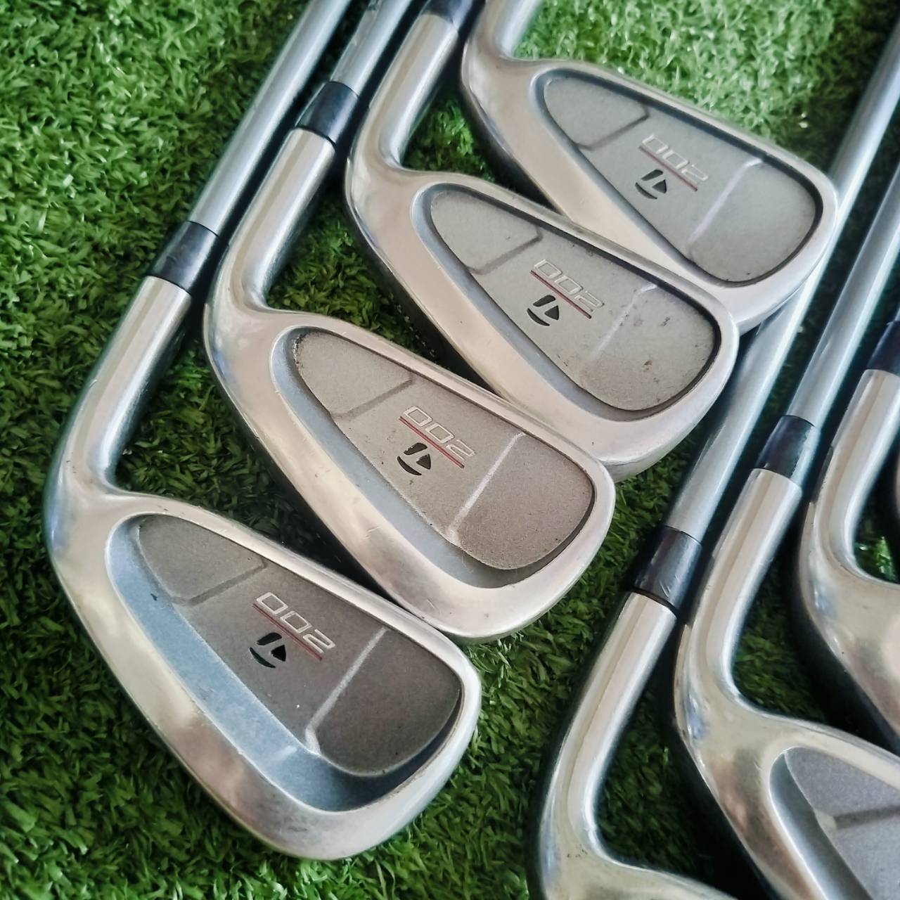 ** ไม้กอล์ฟผู้หญิง ** ชุดเหล็ก Taylormade 200 ก้าน Taylormade LITE L60 ก้านเบามากๆ สภาพดี กริพดี ก้านเดิมทั้งชุดเลยค่ะ ไม้กอล์ฟพรีเมี่ยมมือสอง ของแท้ By NakaraLuxurious