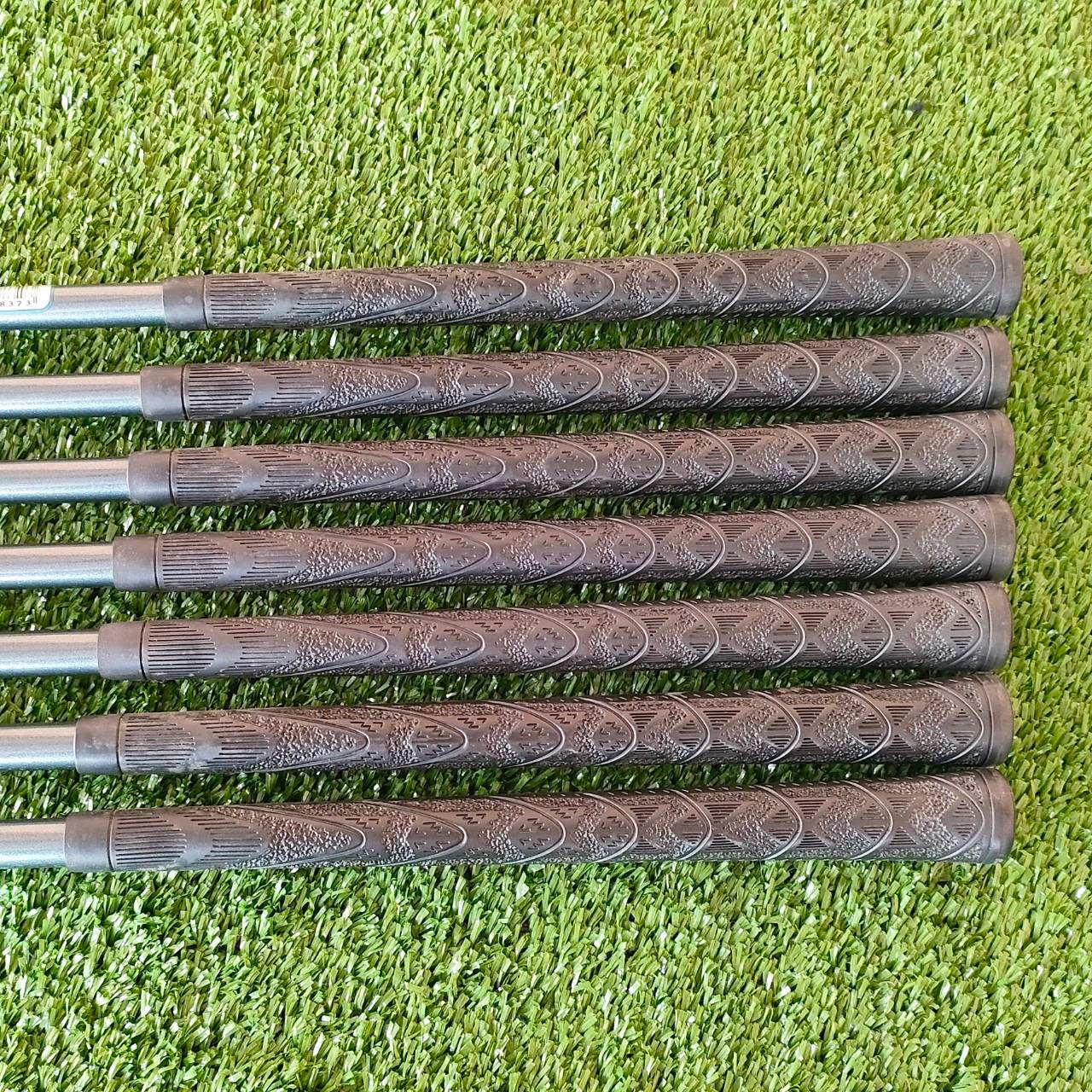 ** ไม้กอล์ฟสำหรับผู้หญิง ** ชุดเหล็ก MARUMAN TITUSV1 มีเหล็ก 5-9 เเละ PW SW