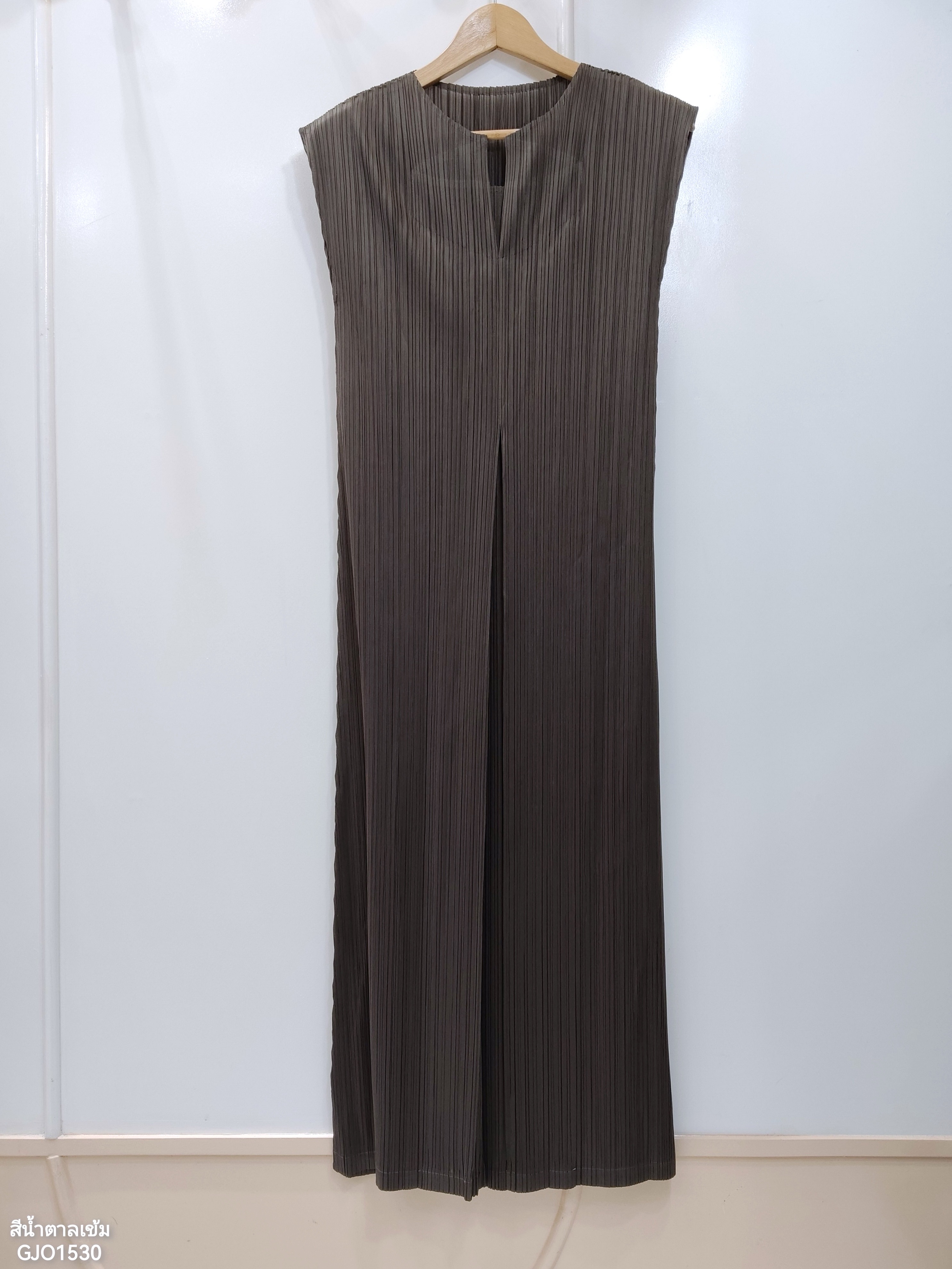 2MUAY รุ่น GJO1530 เดรสพลีทคุณภาพ OPEN NECK CAP SLEEVE PLEATED DRESS 10 สี FREE SIZE