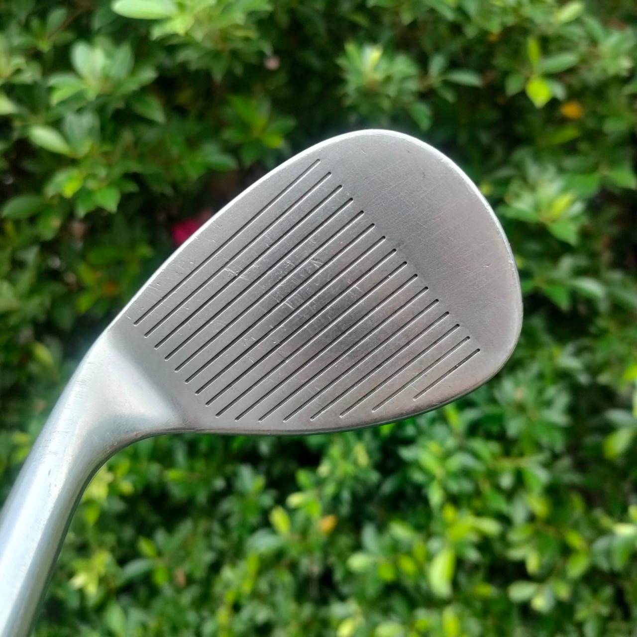 WEDGE NIKE CPR องศา 60 ก้าน CPR FLEX WEDGE เป็น WEDGE ที่ชิพง่ายลดฉึกเพราะมี CAVITY ช่วยอีกแรง ระเบิดทรายยิ่งง่าย เบาส์ลงพอดีๆ โดนเต็มสปินดี!! ไม้กอล์ฟมือสอง ของแท้ BY NakaraLuxurious
