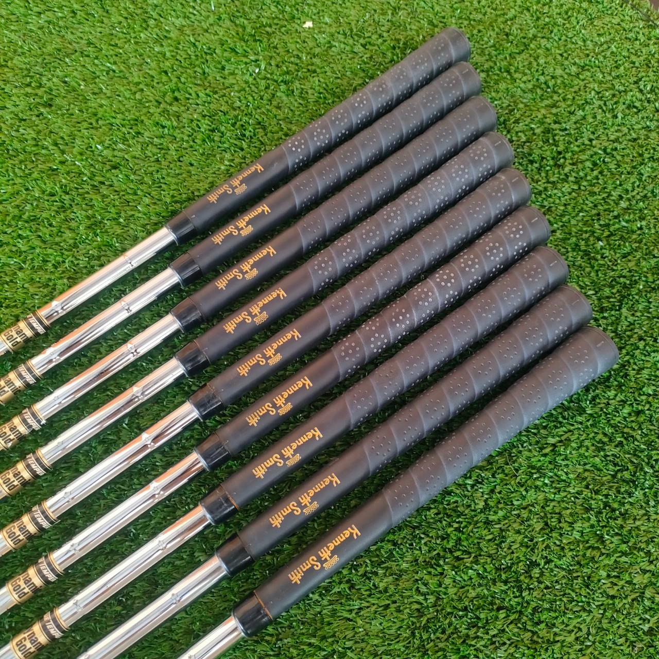 ชุดเหล็ก KS2000 KENNETH SMITH ของใหม่!! มีเหล็ก 2-9 เเละ PW ก้าน DYNAMIC GOLD R300U ก้านพรีเมี่ยม!! เป็นเหล็ก CAVITY ตีง่าย หน้าเหล็กแบบพิเศษ!! ไม้กอล์ฟมือสอง ของแท้ BY NakaraLuxurious