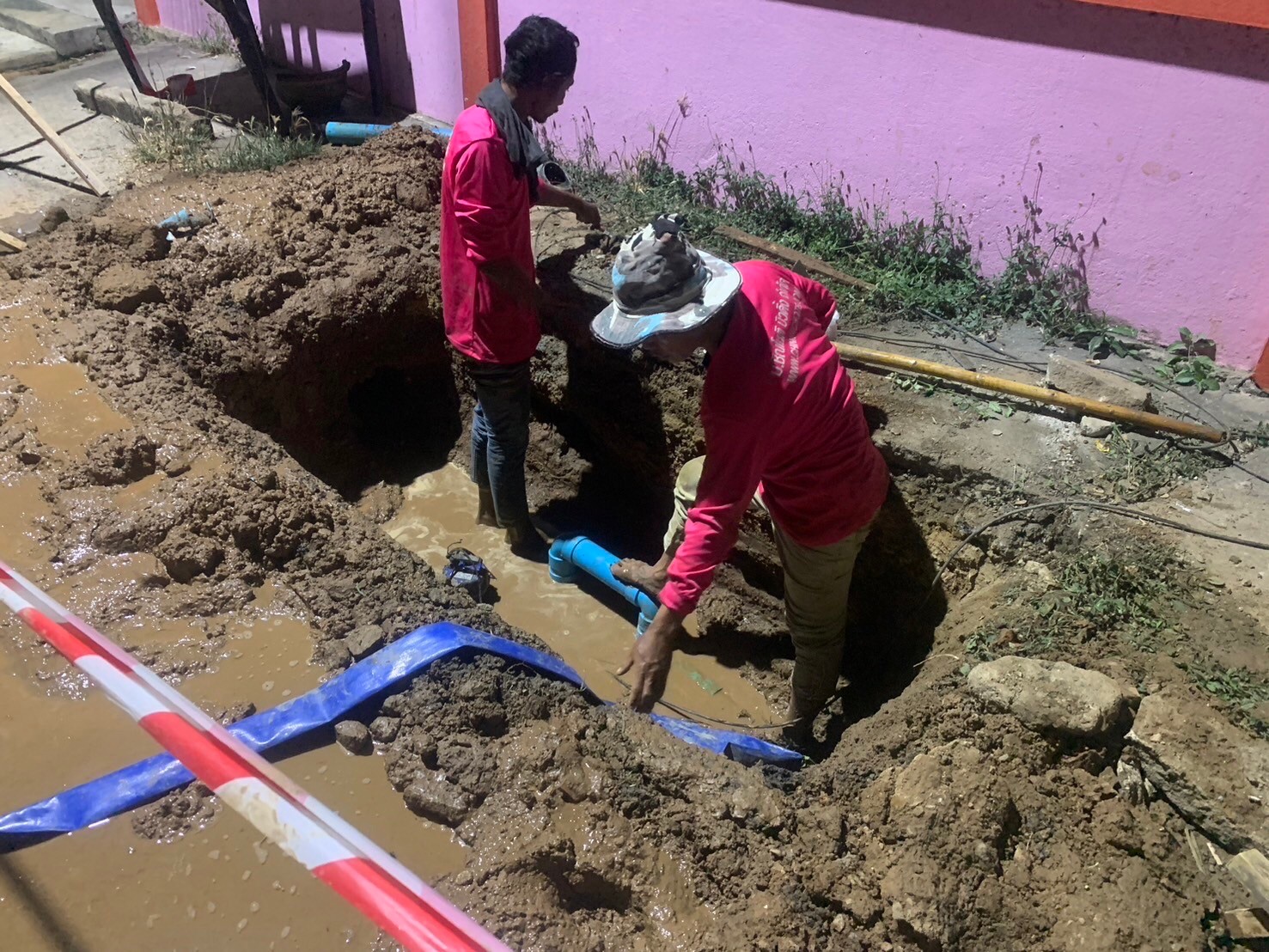 งานวางระบบท่อระบายน้ำ เทศบาลตำบลเบิกไพร อ.บ้านโป่ง