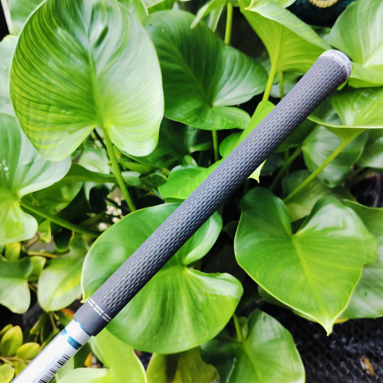 FW5 Callaway X-HOT องศา 19 ก้าน FUJIKURA SPEEDER FLEX R สภาพสวยมาก เดิมๆเลยค่ะ สติ๊กเกอร์ครบ เป็นหัวที่ตีง่ายมากๆ หัวแบนใหญ่ ชดเชยสูง และตีไกล ได้ระยะอย่างมาก ไม้กอล์ฟพรีเมี่ยมมือสอง ของแท้ By NakaraLuxurious