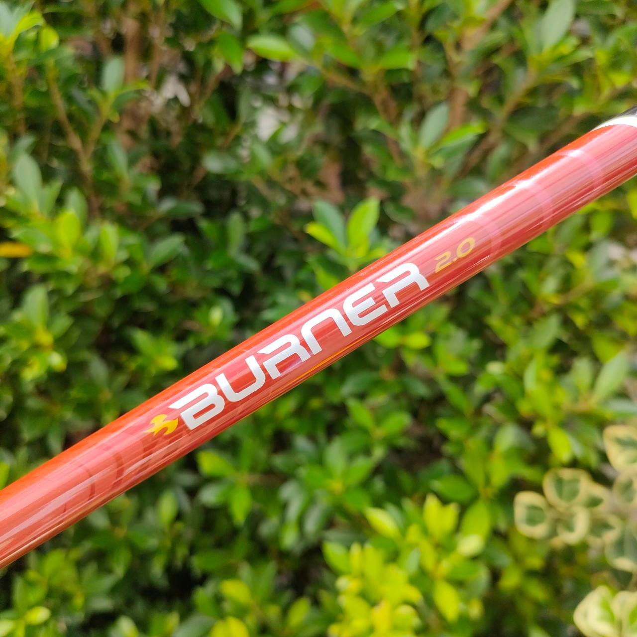HYBRID 3 TAYLORMADE BURNER SUPERFAST 2.0 องศา 18 ก้าน SUPERFAST FLEX S หัวลักษณะส่งสามเหลี่ยมมนๆ ยื่นออกด้านหลังทำให้ตีง่าย ตีไกล ตีพุ่งสุดๆ ดีมากๆครับ