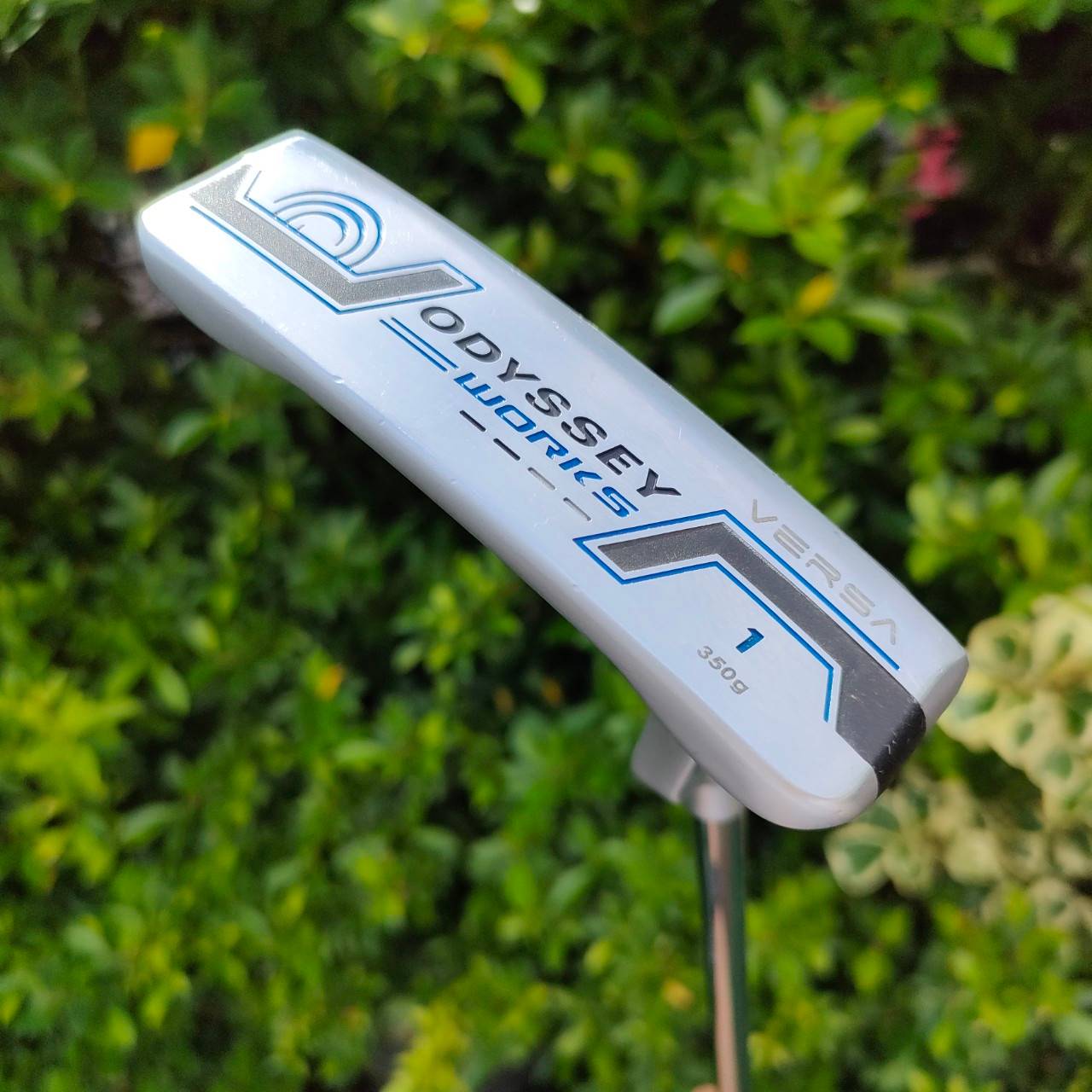 PUTTER ODYSSEY WORKS VERSA 350G ยาว 34 นิ้ว น้ำหนักดี หน้าพัตเตอร์รุ่นนี้เกาะไลน์มากๆ พัตต์ดีมาก!! ไม้กอล์ฟมือสอง ของแท้ BY NakaraLuxurious