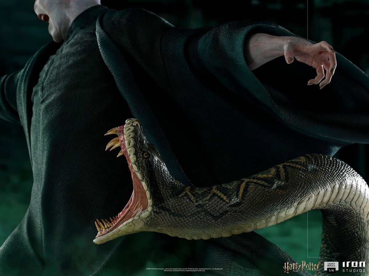 [สั่งจอง]Iron Studios WBHPM44021-14 1/4 Legacy Replica: Harry Potter - Voldemort and Nagini