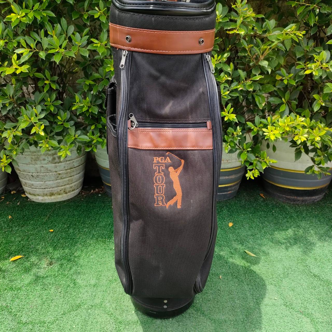 FULLSET DAIWA TEAM DAIWA 301-01 ทั้งชุดประกอบด้วย หัวไม้ 1 , 3 ก้าน DAIWA TR-VII FLEX R ชุดเหล็ก 4-9 เเละ PW SW PUTTER DAIWA พร้อมถุงกอล์ฟ พร้อมออกรอบได้เลยนะครับ