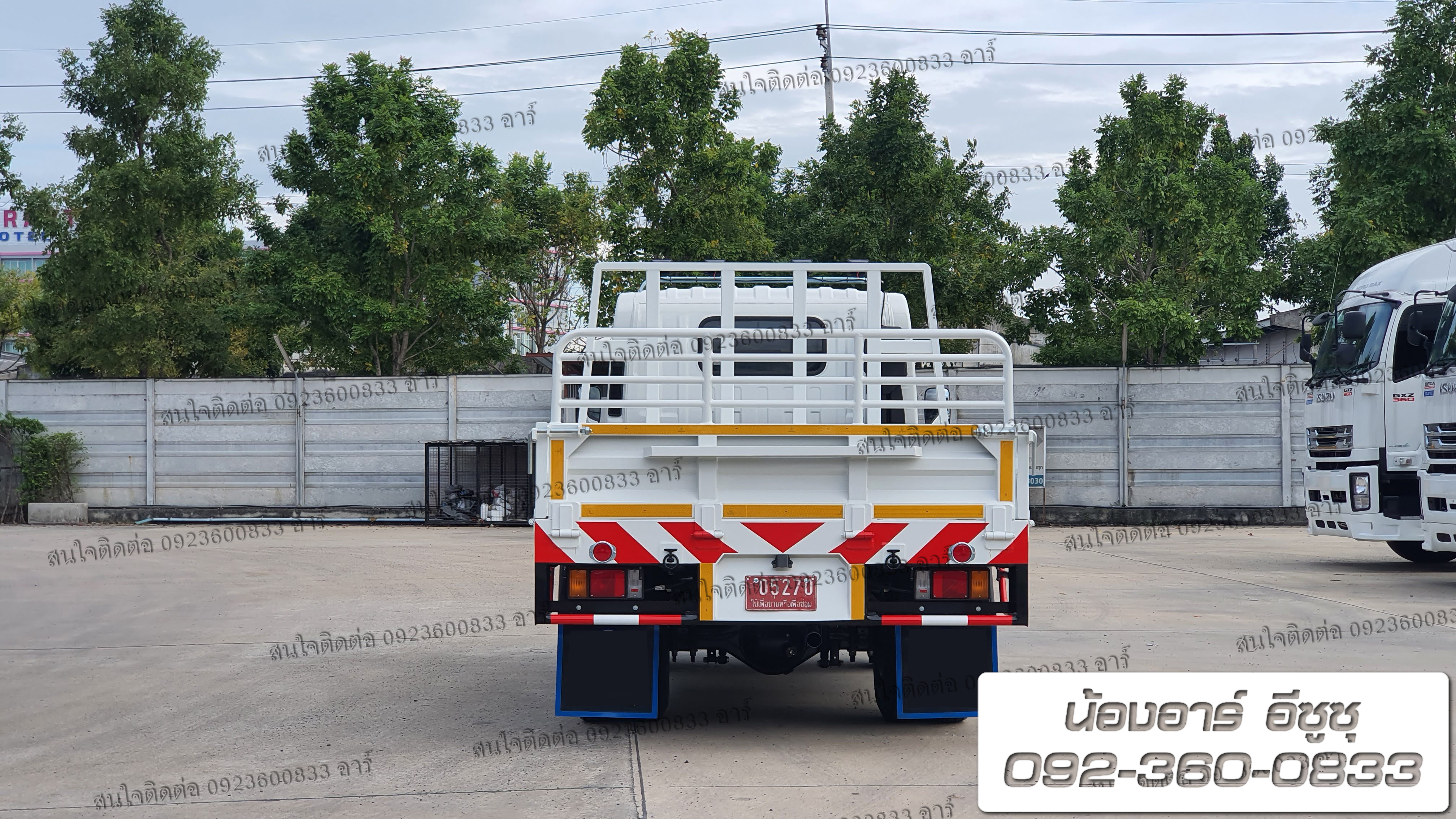 6 ล้อ ISUZU NMR130 แรงม้า กระบะเปิด 3 ด้าน (เพิ่มรั้วฝาท้าย)