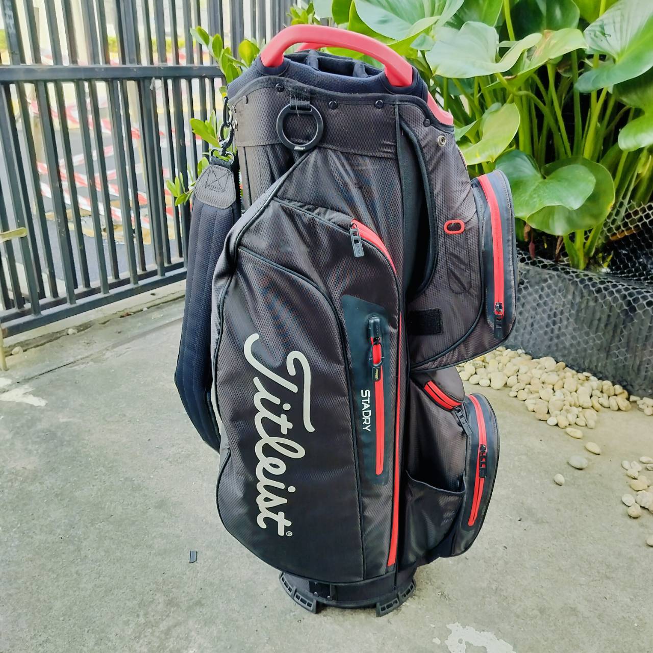 ถุงกอล์ฟ Titleist CART 15 STADRY™ มือสอง ของแท้!!! ของใหม่หมื่นกว่า