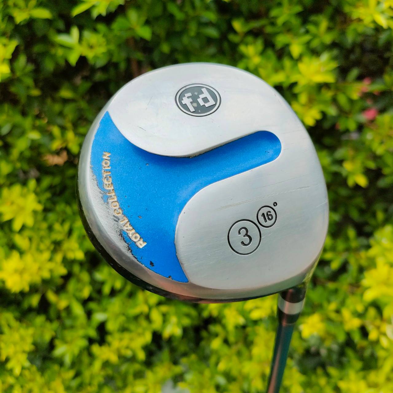 FW3 ROYAL COLLECTION องศา 16 ก้าน FD RC FLEX R RC เป็นไม้แฟร์เวย์ที่นิยม วัสดุ และการดีไซน์ด้านล่าง ทำให้ตีง่าย สอดลูกลงไปกับพื้นได้เป็นอย่างดี ไม้กอล์ฟมือสอง ของแท้ BY NakaraLuxurious