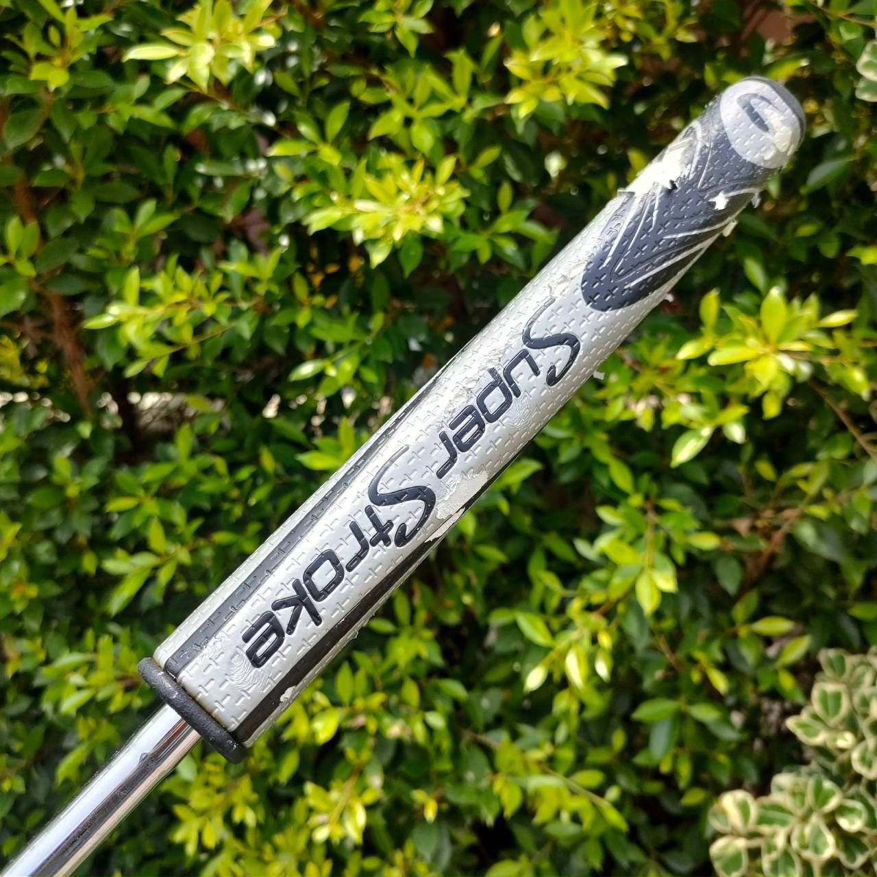 PUTTER TITLEIST SCOTTY CAMERON STUDIO STYLE NEWPORT 303 GSS INSERT สุดๆของสุดๆๆ สภาพสวยคุณภาพอันดับ 1 ในโลก ความยาว 34 นิ้ว กริฟ SUPER STORKE ** กริฟ มีลอก ** มาพร้อม COVER เดิมๆ ครับ