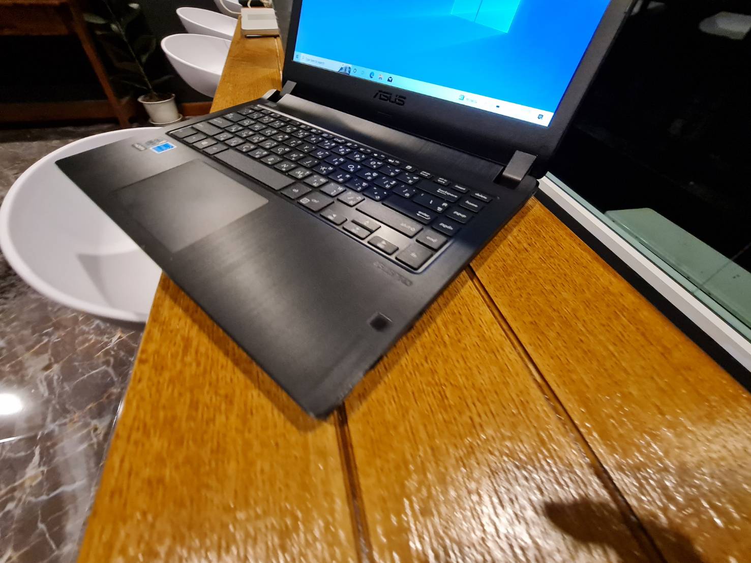 โน้ตบุ๊ค Notebook Asus Pro P1440F(i3-10110U/4GB/M.2 512GB)+Adapter+กระเป๋า จอมีรอยคีบอร์ด