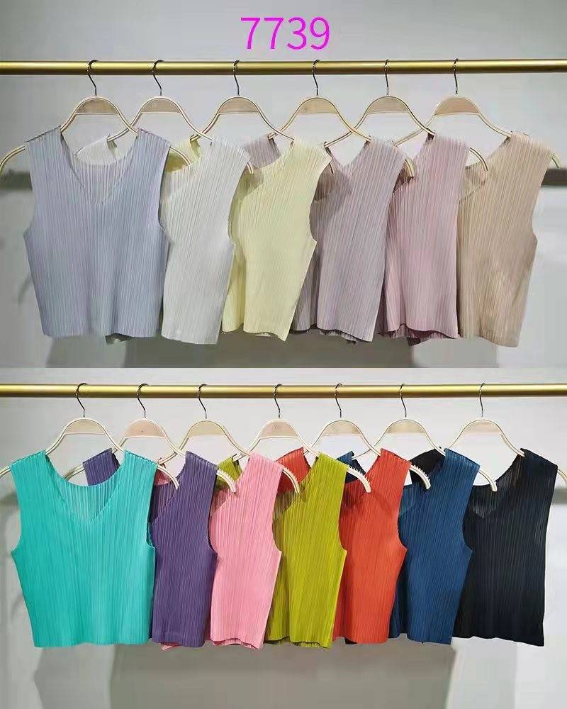 ยาว 16.5นิ้ว 2MUAY BASIC รุ่น GJO7739 SLEEVELESS V NECK CROP PLEATED TOP เสื้ออัดพลีทงานคุณภาพ เสื้อครอป 13สี FREE SIZE