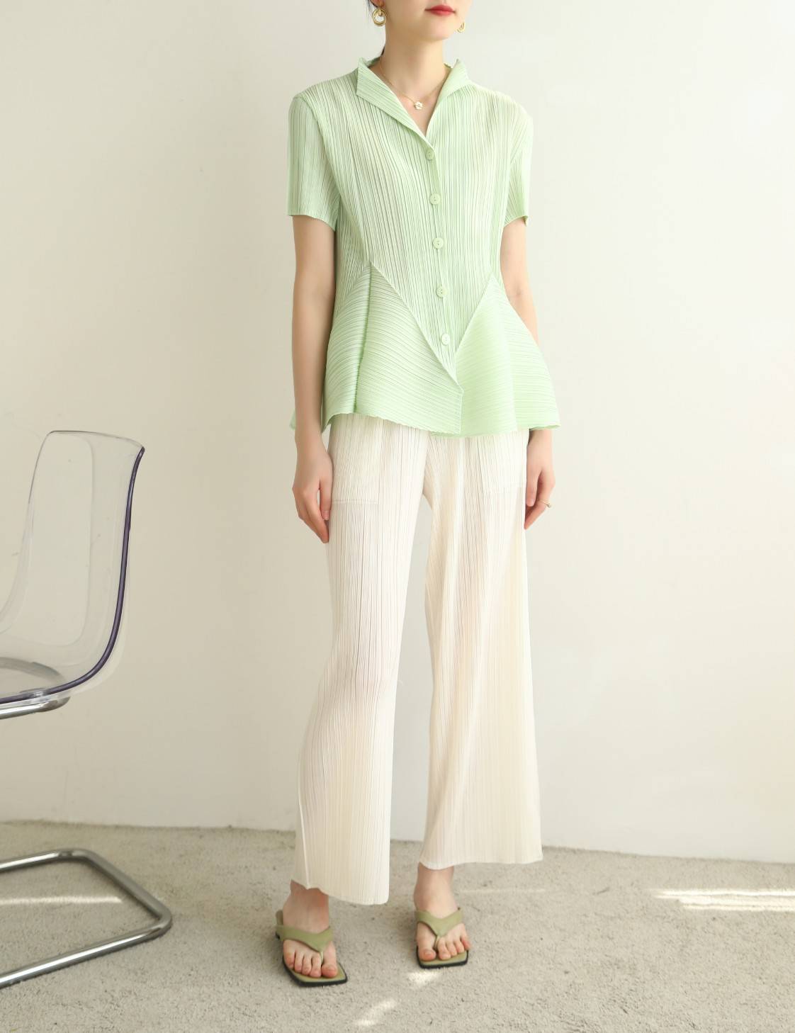 2MUAY รุ่น GJO2103 เสื้ออัดพลีทคุณภาพ SHORT SLEEVE VOLUMN PLEATED TOP 12สี FREE SIZE