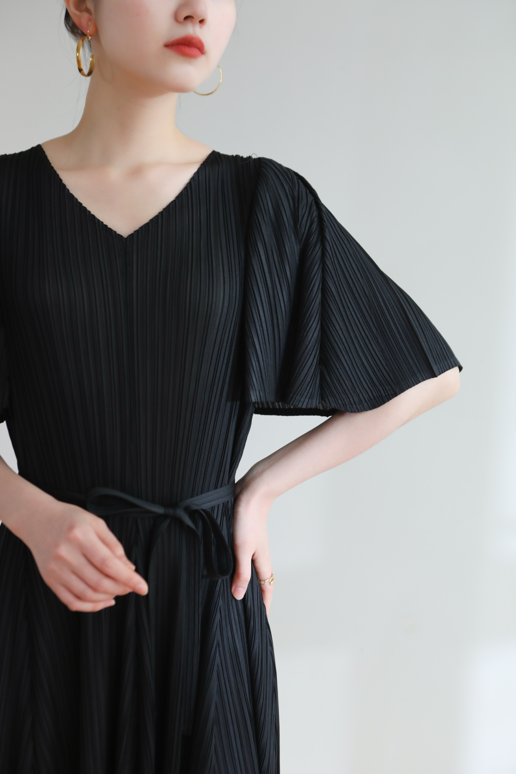 2MUAY รุ่น GJO3653 เดรสผู้หญิง เดรสพลีทคุณภาพ 10สี FREE SIZE V NECK FLARE SLEEVE PLEATED DRESS