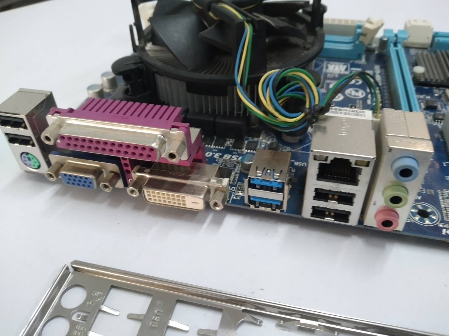 GA-B75M-D3V (rev. 1.1) พร้อม CPU i5-2310 และฝาหลัง