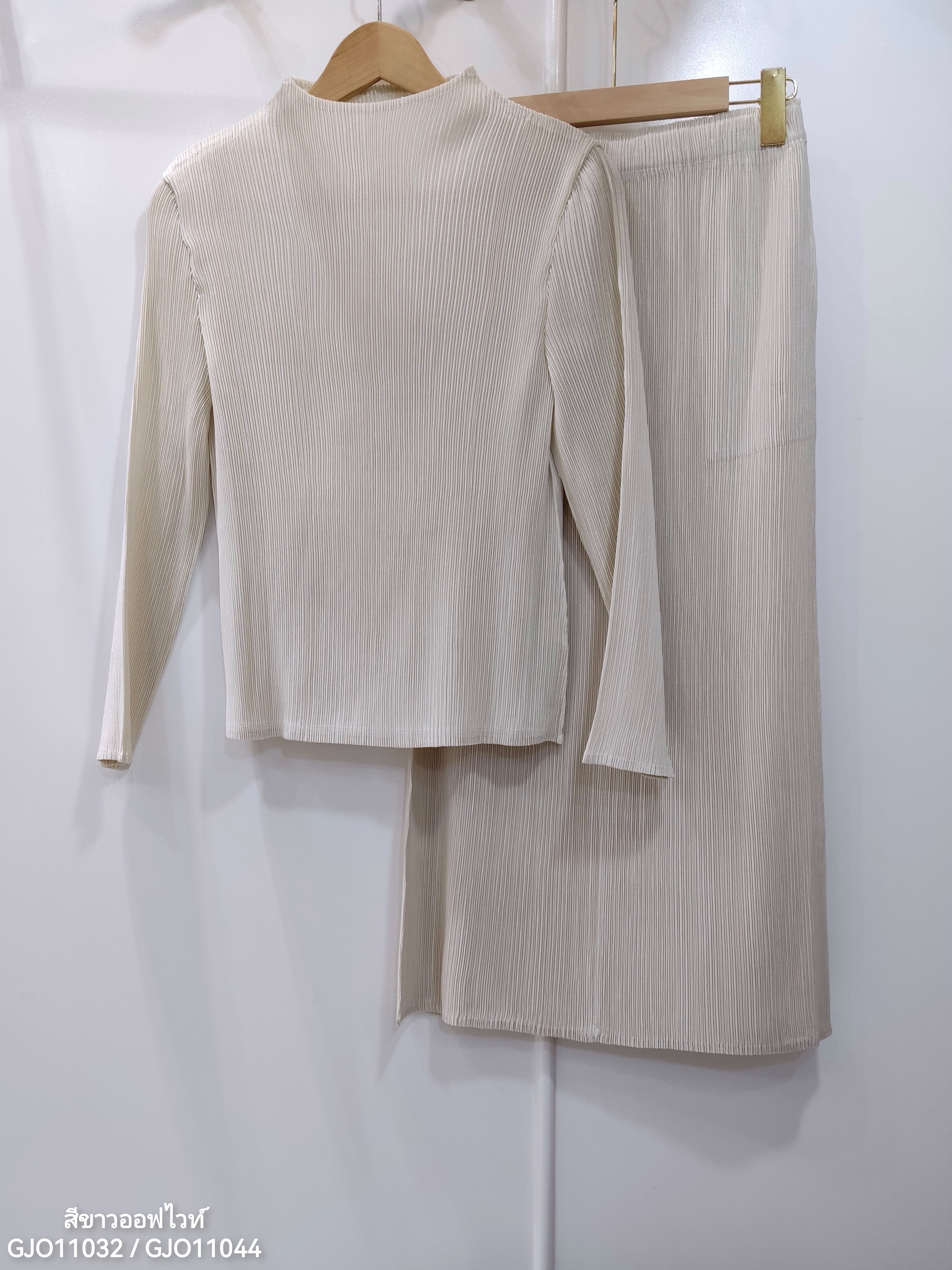 ปรับราคาลง20%!! 2MUAY รุ่น GJO11032/ GJO11044 เซ็ตพลีทผ้าแมตต์ HIGHNECK LONGSLEEVE TOP WITH PENCIL SKIRT PLEATED SET 10 สี FREE SIZE