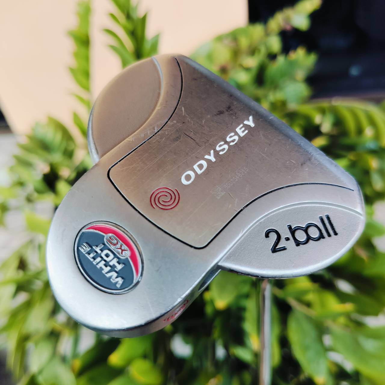 PUTTER ODYSSEY 2-BALL WHITE HOT XG ยาว 33 นิ้ว รุ่น XG เป็นหน้านุ่ม แต่มีลวดลาย เกาะไลน์ยิ่งขึ้น เล็งง่าย ชดเชยความผิดพลาดสูง ไม้กอล์ฟพรีเมี่ยมมือสอง ของแท้ By NakaraLuxurious