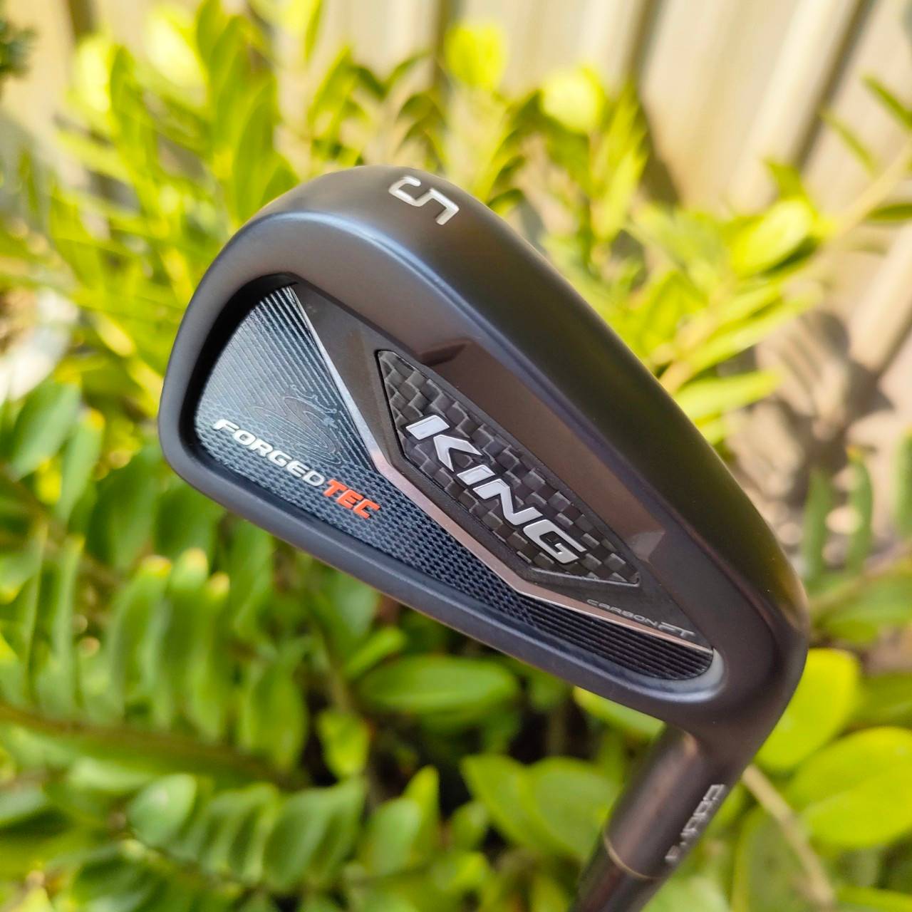 เหล็ก5 KING COBRA FORGED TEC ก้าน AMT S300 เหล็ก FORGED CAVITY ผสมกับเทคโนโลยี CARBON FT ตีดีมากๆๆ ไม้กอล์ฟพรีเมี่ยมมือสอง ของแท้ By NakaraLuxurious