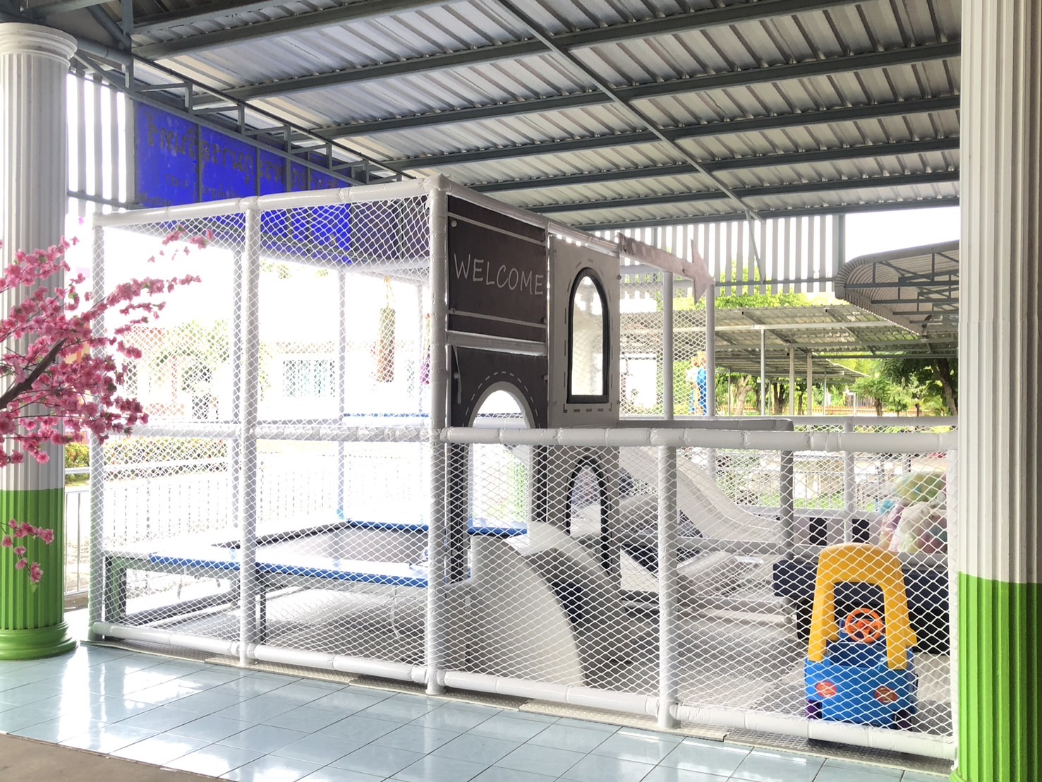 ห้องบอล ชุดสวนสนุกเด็กสีโมเดิร์น สวนสนุกในห้าง รับทำบ้านบอล kids zone สำหรับในศูนย์การค้าในห้าง โรงเรียน