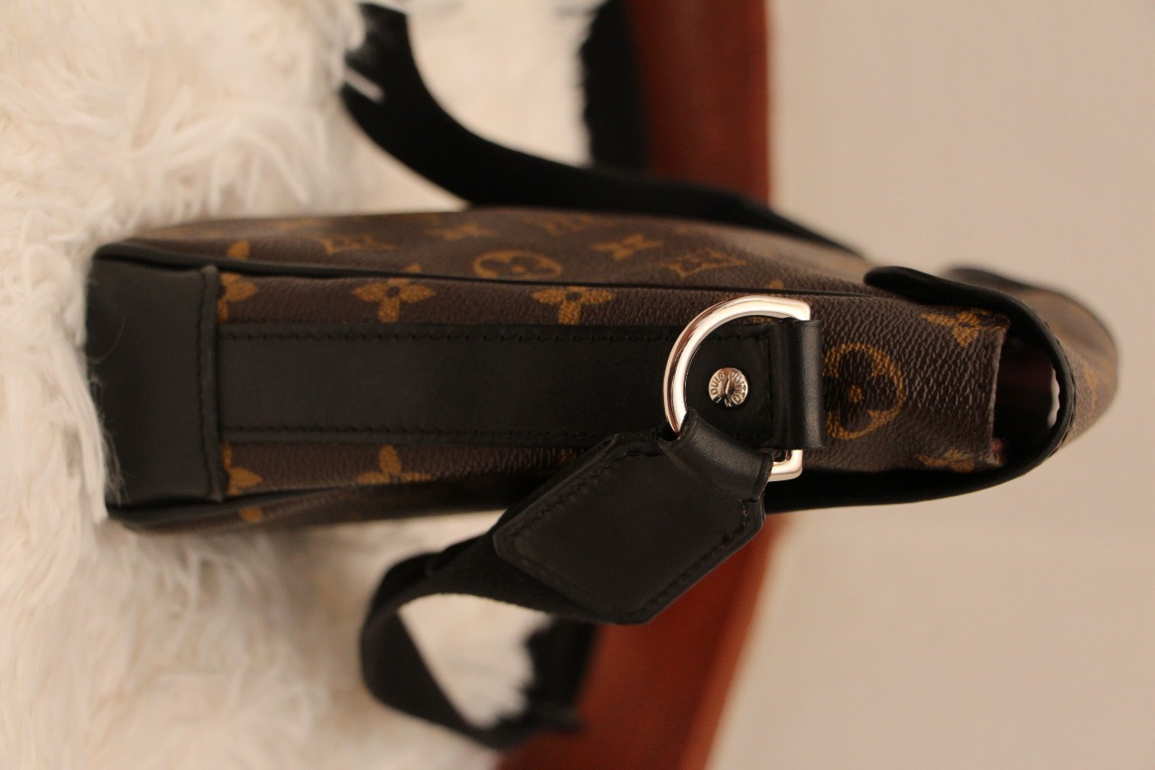 มือสอง Louis Vuitton Bass Marcassar Monogram PM กระเป๋าสะพายผู้ชายทรง Messenger ใบเล็ก