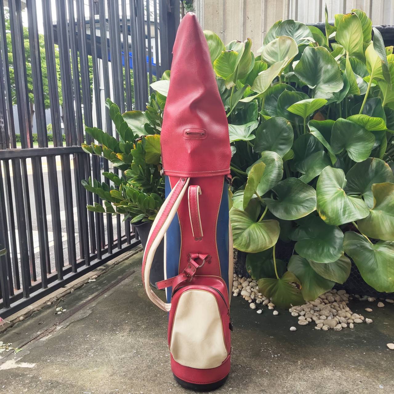 ถุงกอล์ฟ Miller Pro Only รุ่นวินเทจ หนังแท้ แบรนด์ดังมาก หายาก