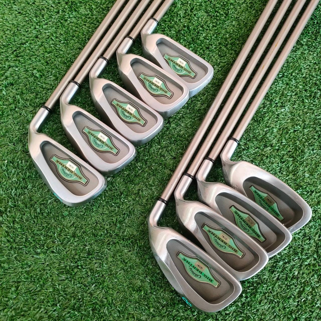 ** ไม้กอล์ฟสำหรับผู้หญิง ** ชุดเหล็ก CALLAWAY BIG BERTHA มีเหล็ก 3-9 เเละ PW ก้าน CALLAWAY GOLF FLEX L ชุดตีง่าย คุณภาพสูงมากๆ ก้านแบบเจาทะลุด้วยครับ คุณผู้หญิงที่กำลังหาเหล็กดีๆ สักชุด พลาดไม่ได้เลยนะครับ ดีกว่าไปซื้อชุดจากจีนครับ!!!