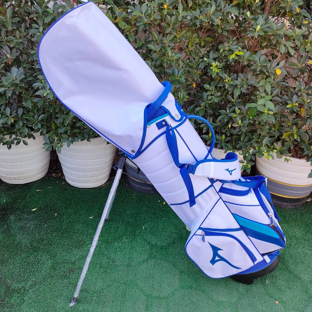 ถุงกอล์ฟ MIZUNO ขาตั้ง ของแท้ ของใหม่มือหนึ่ง จากประเทศญี่ปุ่น เบามาก ขาตั้งแข็งแรงมาก สวยเลยครับ