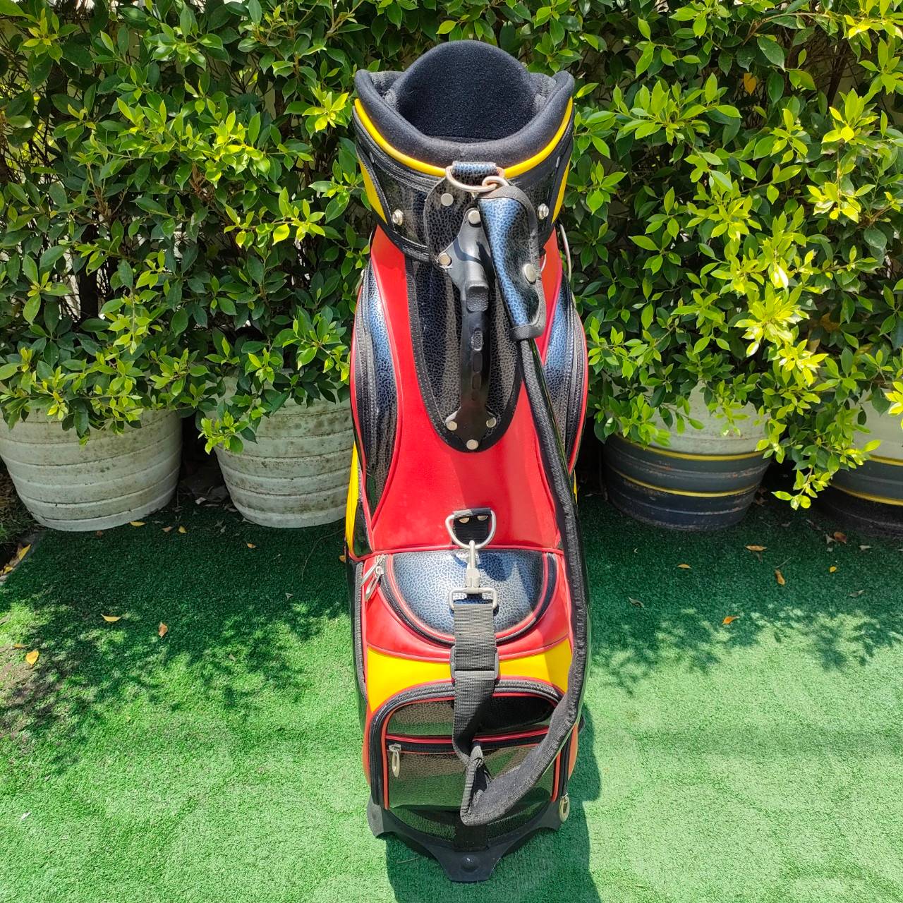 ถุงกอล์ฟ นิติโดม มือสอง ถุงหนังแก้ว ถุง TOUR ใบใหญ่ครับ