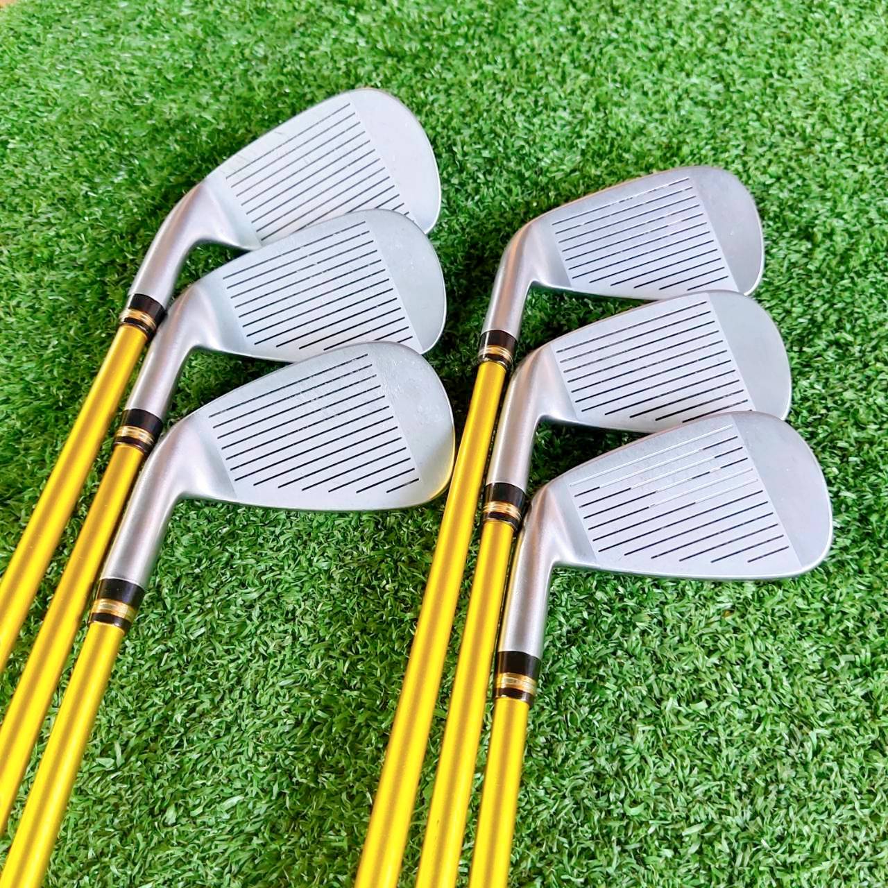ชุดเหล็ก Honma Beres IS-05 Forged *** ก้าน 3 ดาว *** ARMRQ ∞ FLEX SR เป็นสุดยอดก้านจาก TORAYCA ดีที่สุดในโลก ก้าน 3 ดาว ปกติราคาชุดนี้ 120,000 บาทค่ะ ไม้กอล์ฟพรีเมี่ยมญี่ปุ่นมือสอง ของแท้ By NakaraLuxurious