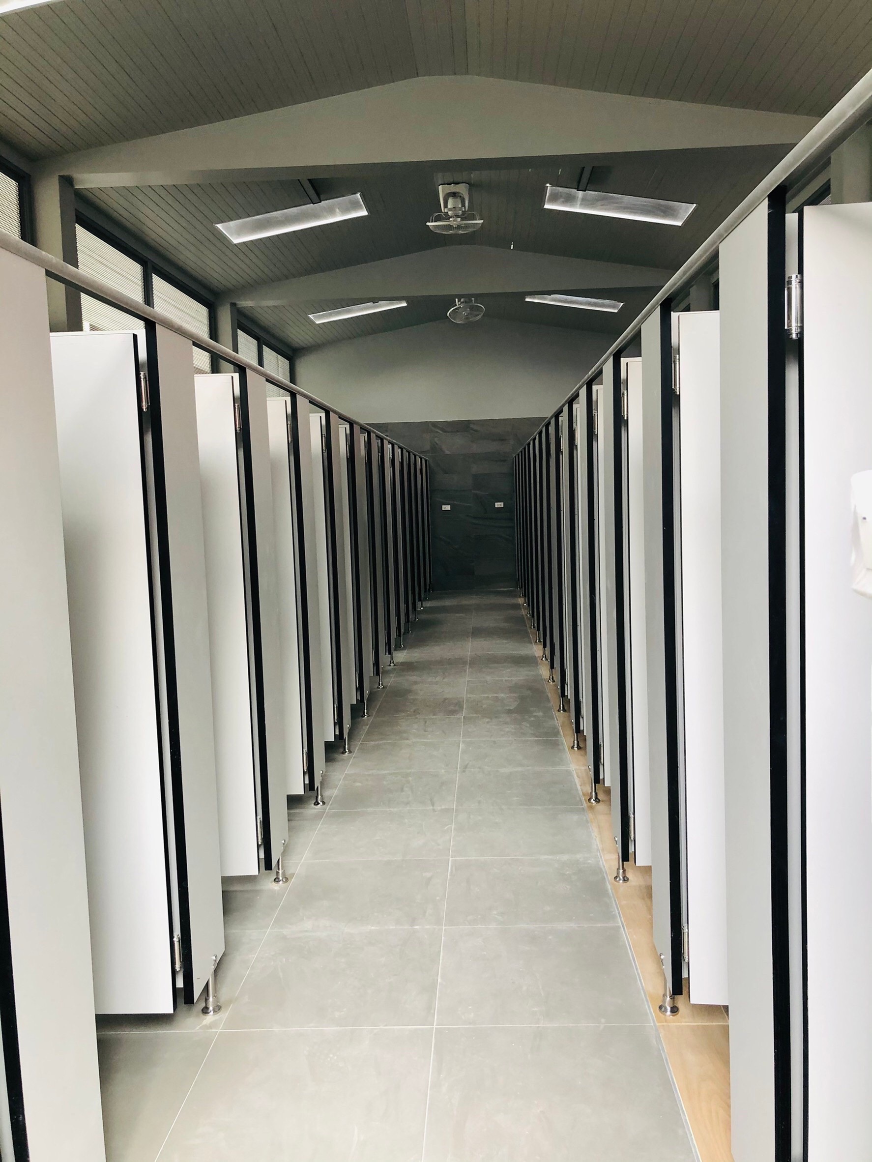 รร.ฤทธิยะวรรณาลัย(ดอนเมือง) งานสร้างห้องน้ำ45ห้อง