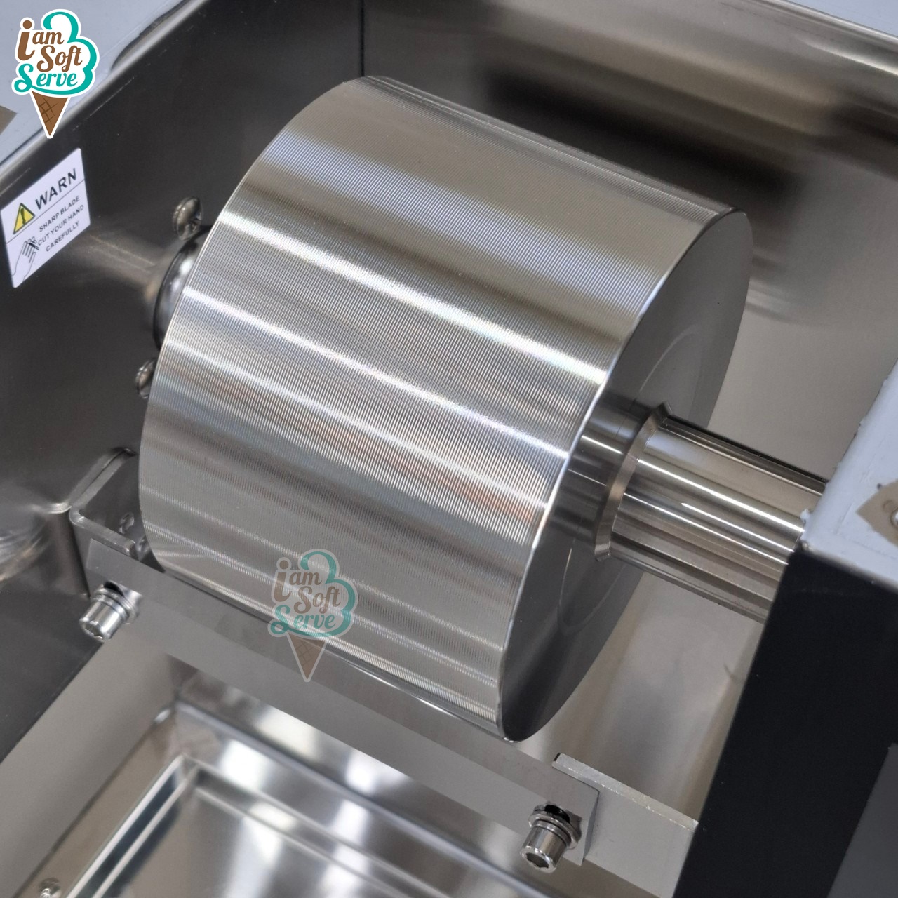 เครื่องทำบิงซู เครื่องทำน้ำแข็งเกล็ดหิมะ หน้าจอสัมผัส SNOWMAKER รุ่น SM-180 กำลังผลิต 180 Kg/24H
