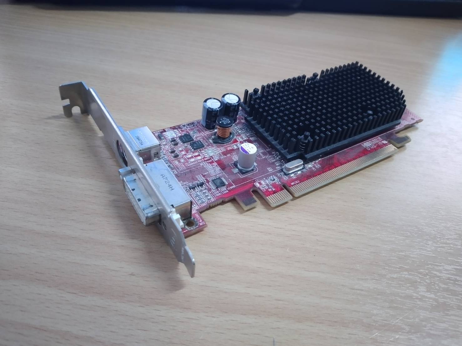ATI Radeon X1300 128MB PCI-E Graphics Card- 102A7710920 ขายาว