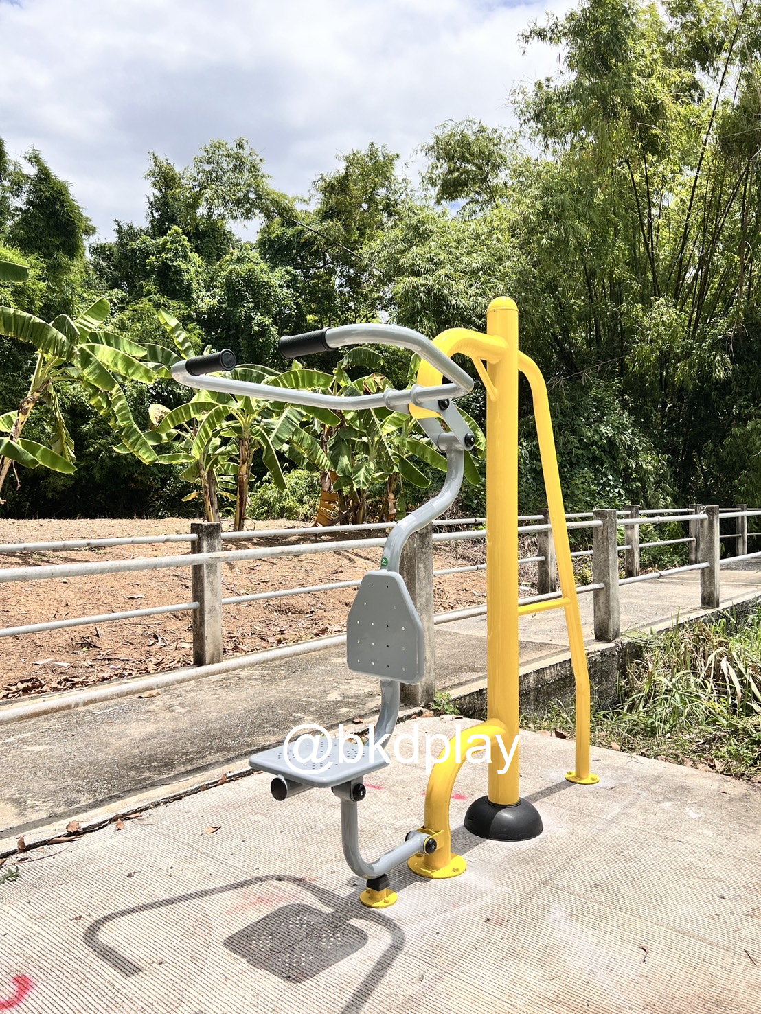 เครื่องออกกำลังกาย กลางแจ้ง ชุดอุปกรณ์บริหารแขน-หัวไหล่-หน้าอก (แบบดันยกตัวเดี่ยว) ลานกีฬา อเนกประสงค์ สนามกีฬา สั่งผลิตตามสีที่ต้องการได้