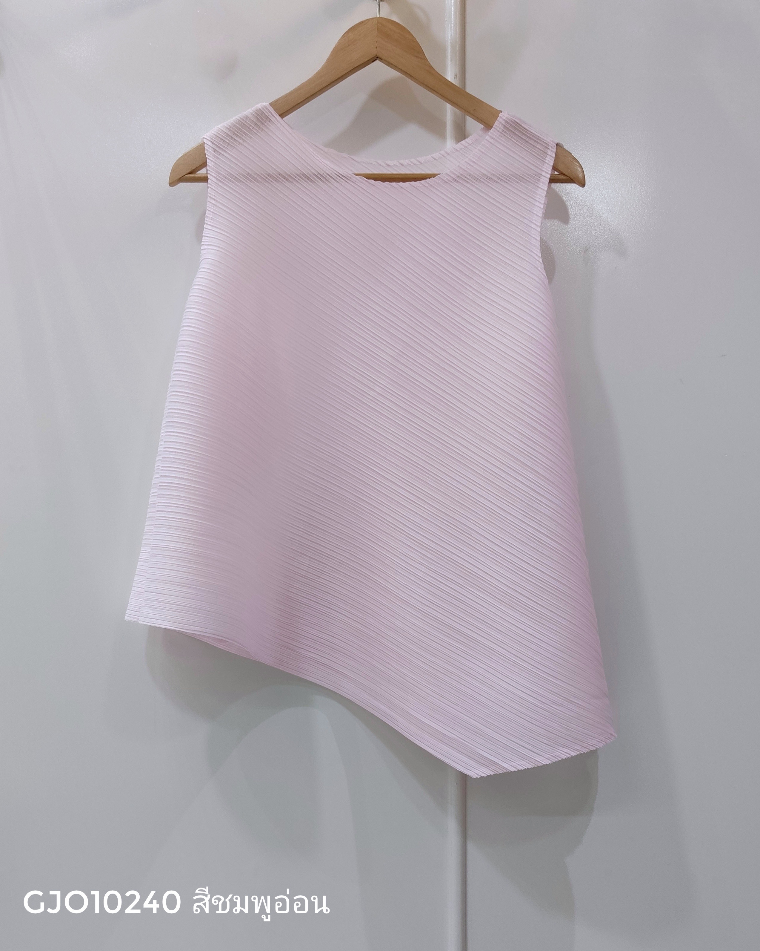 2MUAY รุ่น GJO10240 เสื้ออัดพลีท SLEEVELESS ASYMMETRIC PLEATED TOP