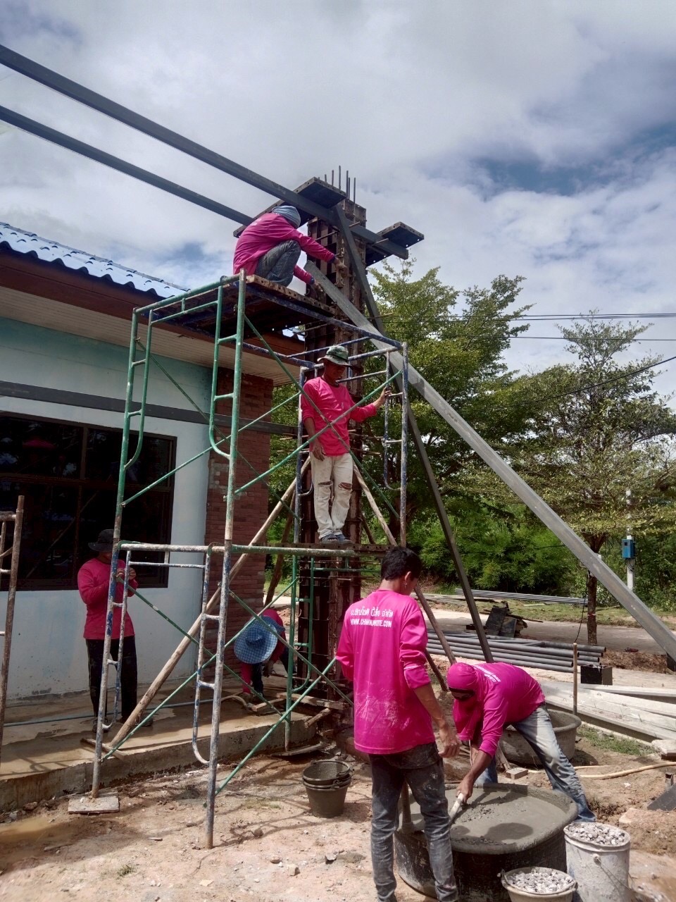 งานก่อสร้างอาคารกิจกรรมหน้าเสาธงศูนย์พัฒนาเด็กเล็ก