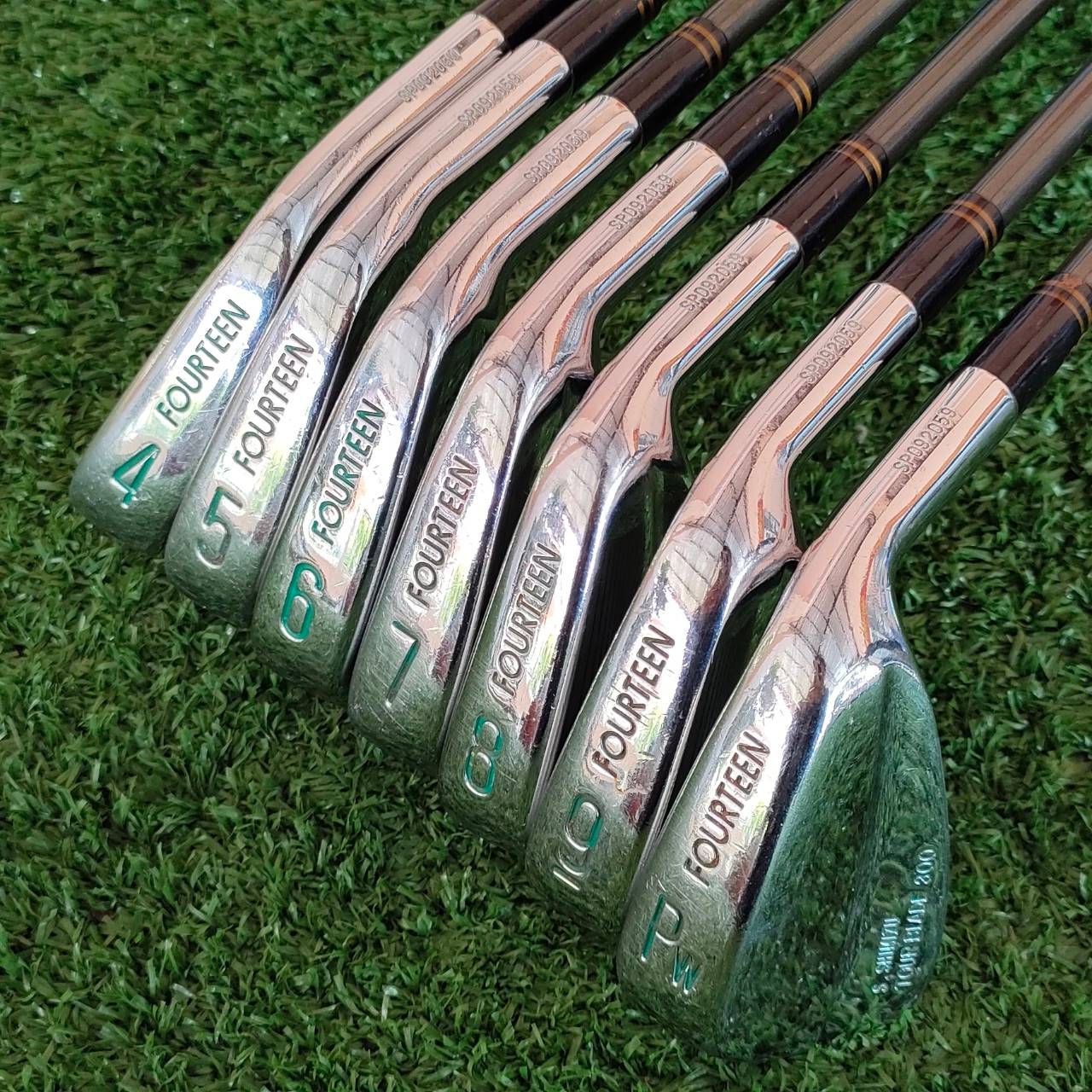 ชุดเหล็ก FOURTEEN S.SHIMIZU TOUR BLADE 300 มีเหล็ก 4-9 เเละ PW ก้าน FOURTEEN ชุดเหล็ก FORGED MADE IN JAPAN 100% แฟนๆ FOURTEEN พลาดไม่ได้ครับ