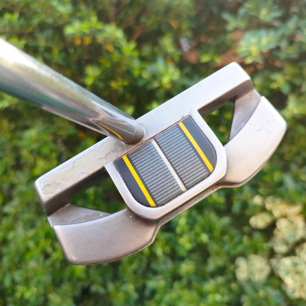 PUTTER PING IWI 1/2 CRAZ-E ความยาว 34 นิ้ว กริฟ SUPER STROKE ก้านแบบเจาะตรงกลาง CENTER พัตต์เล็งง่ายๆ เส้นสายตามองง่าย!! ไม้กอล์ฟมือสอง ของแท้ BY NakaraLuxurious