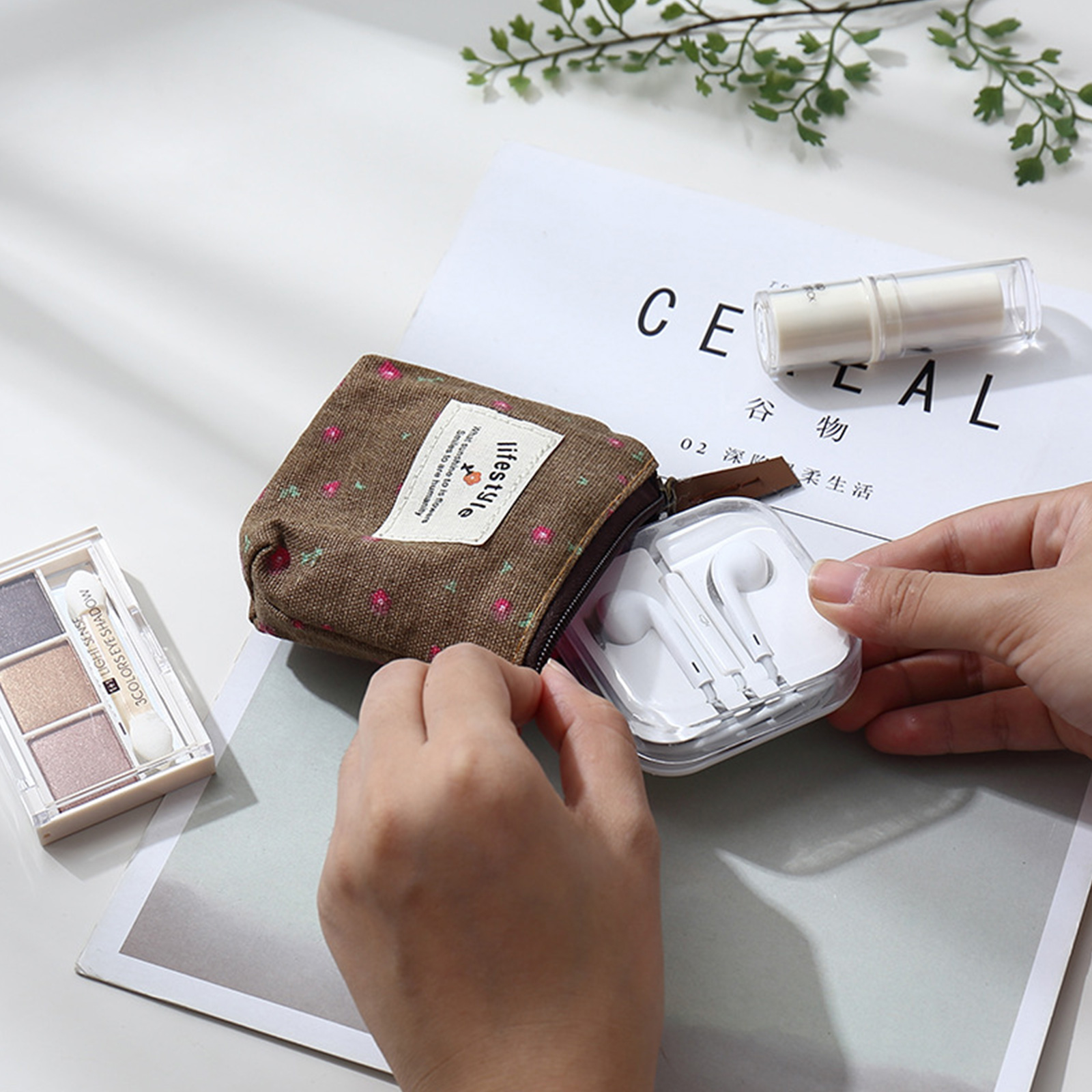 กระเป๋าใส่เหรียญ ซิปผ้า คางหมู ใส่สตางค์ ขนาดมินิ พกพาสะดวก ใส่เครื่องสำอาง มีให้เลือกหลายสี ดีไซน์สวย