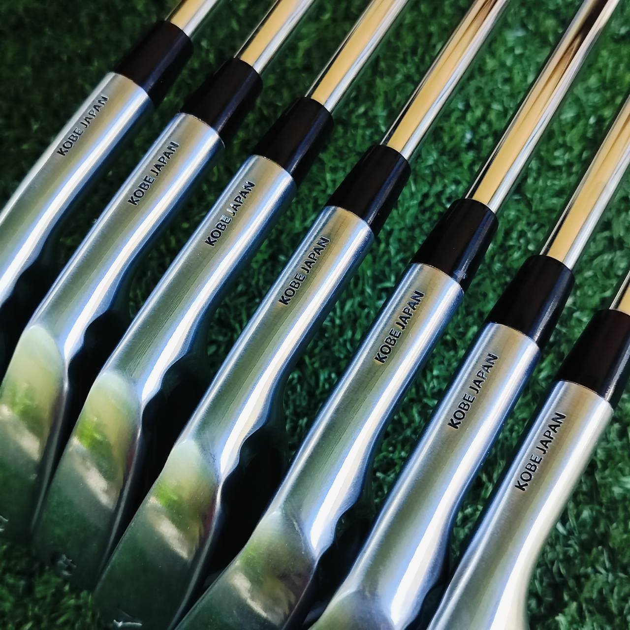ชุดเหล็ก A Grind R1 ก้าน PROJECT X 95 FLIGHTED 5.5 เหล็ก FORGED พรีเมี่ยม จาก KOBE JAPAN หายากมาก ตีนุ่มจัด และมี CAVITY ตีง่าย ให้สปินได้ดี สภาพสวยนางฟ้าเลยค่ะ ไม้กอล์ฟพรีเมี่ยมญี่ปุ่นมือสอง ของแท้ By NakaraLuxurious