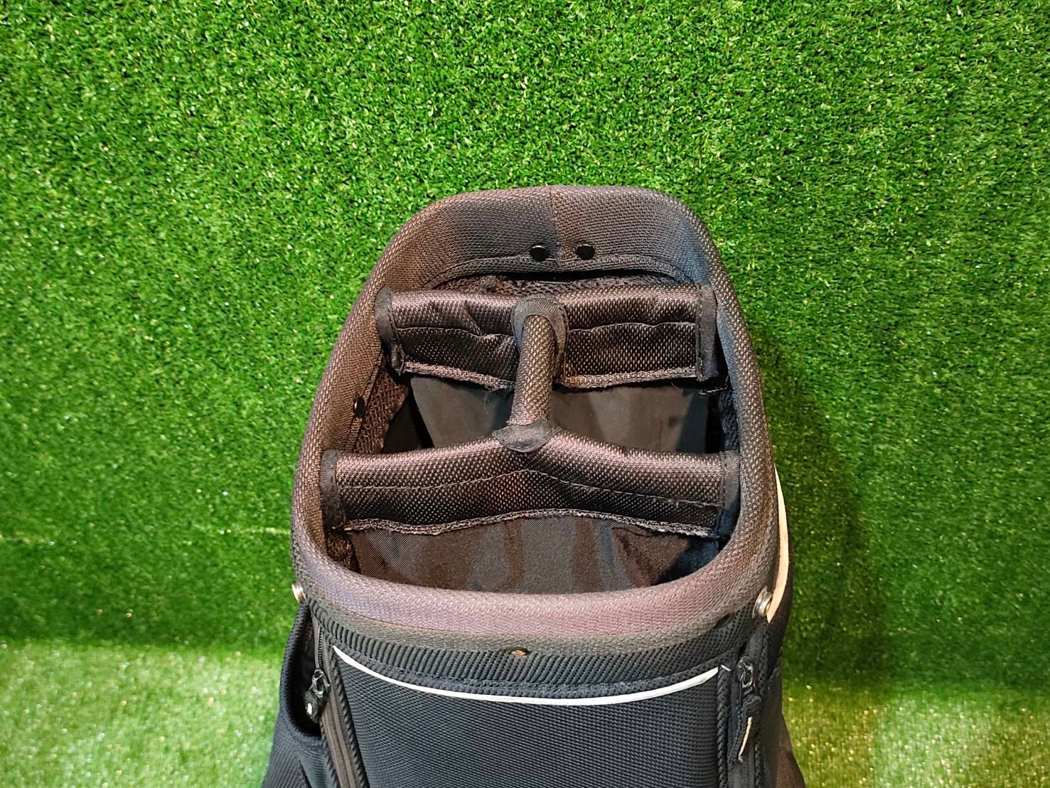 ถุงกอล์ฟ PING มือสอง ใบใหญ่ สภาพสวย!!