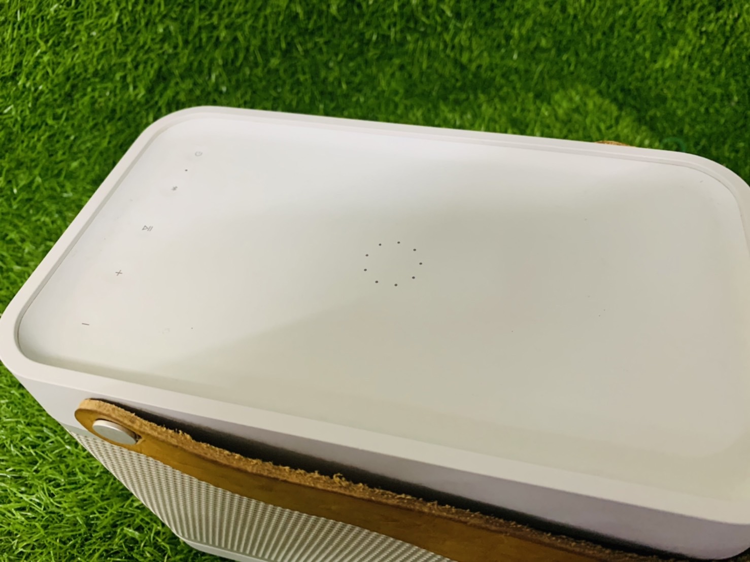 B&O ลำโพงพกพาบลูทูธ Beolit 20 (สี Grey Mist)