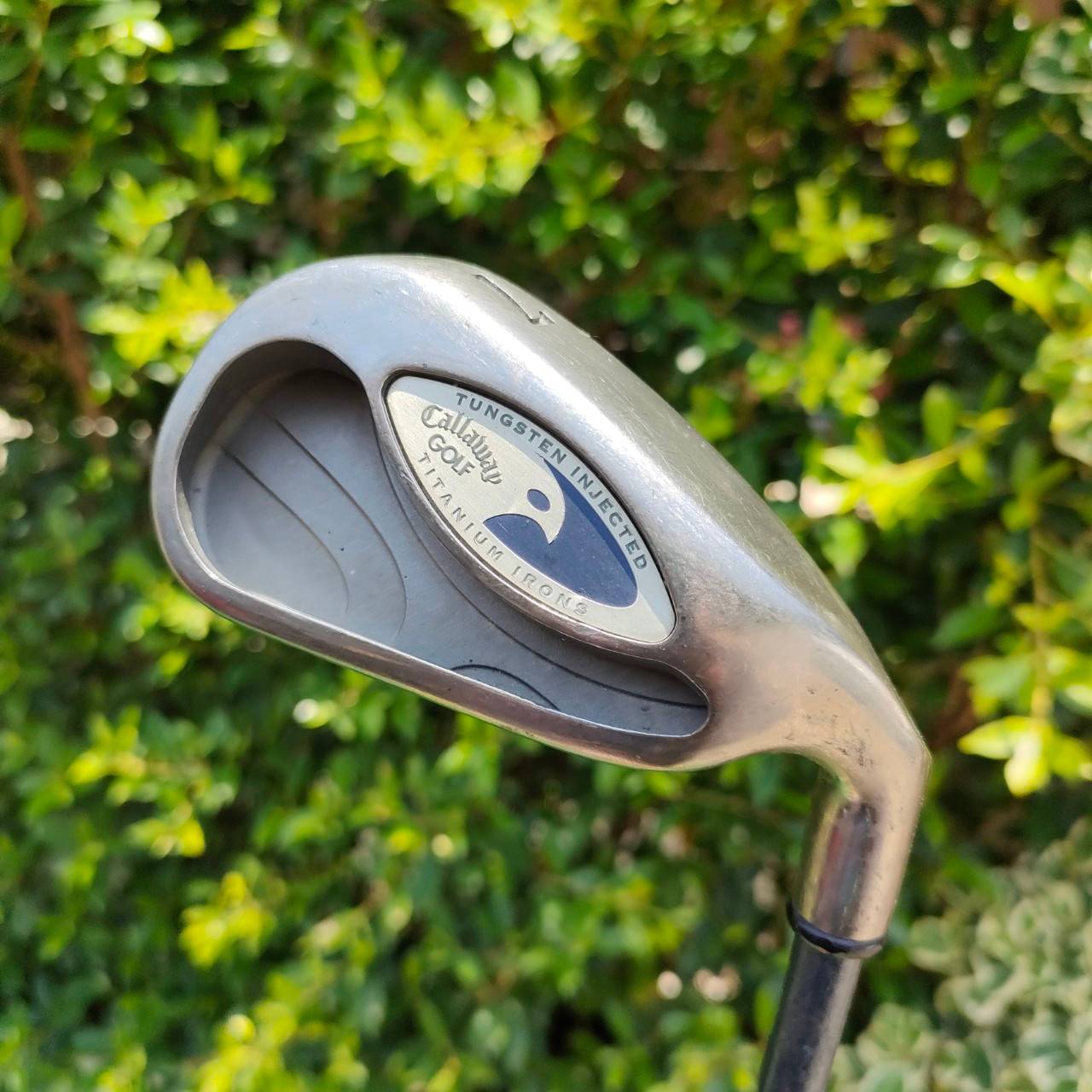 ชุดเหล็ก CALLAWAY HAWK EYE มีเหล็ก 6-9 เเละ PW AW SW ก้าน GBB HAWK EYE UL FLEX R ** กริฟ ไม่ค่อยดีนะครับ ** ชุดนี้เป็นตัว TOP ที่แพงสุดๆ ของแบรนด์ Callaway ในตอนนั้น ที่เป็นชุดที่บอกว่าตีไฟแล็บ เพราะทำจากวัสดุไทเทเนี่ยม หน้าเด้ง ซึ่งหายากมากแม้ในปัจจุบันน