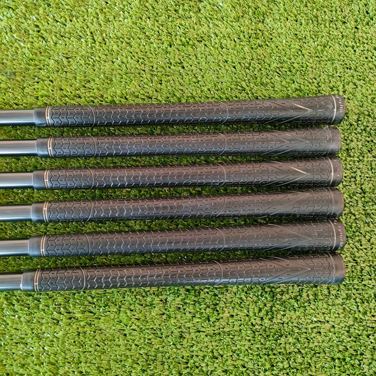 ชุดเหล็ก TAYLORMADE r7 CGB MAX หน้าเด้งมาก มีเหล็ก 5 - 9 เเละ PW ก้าน RE*AX SUPERFAST FLEX R เหล็กตีไกลมาก ตีง่ายมากๆ สุดยอดคุณถาพเต็ม MAX