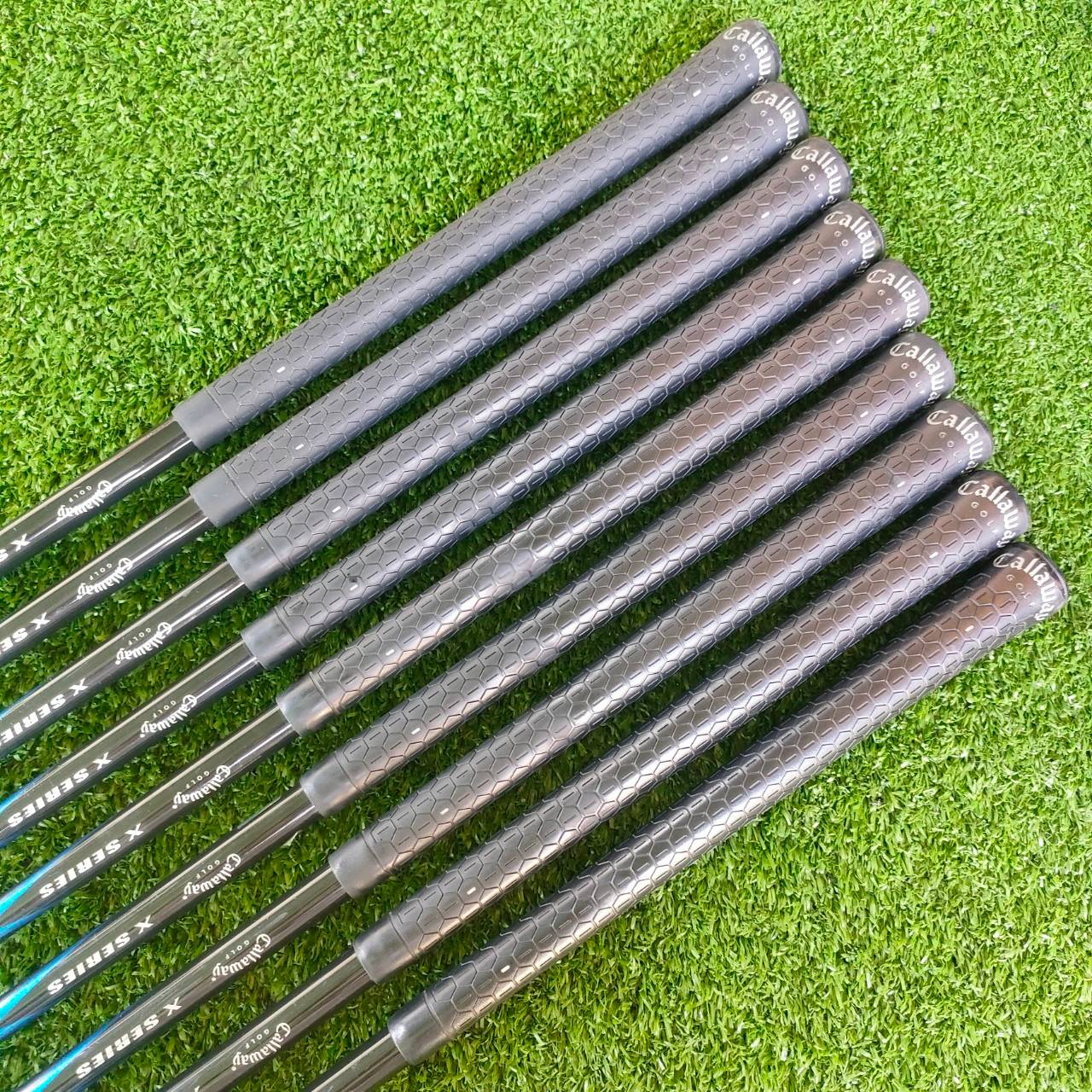 ชุดเหล็ก CALLAWAY X 20 มีเหล็ก 3-9 เเละ PW SW ก้าน CALLAWAY X SERIES FLEX SR สภาพสวยเดิมๆ ครบชุด 9 ชิ้น ตีง่ายมากๆ ชดเชยให้ตีตรง ตีได้ระยะแบบสุดๆ ก้านกริพเดิมทั้งหมด ไม้กอล์ฟพรีเมี่ยมมือสอง ของแท้ By NakaraLuxurious