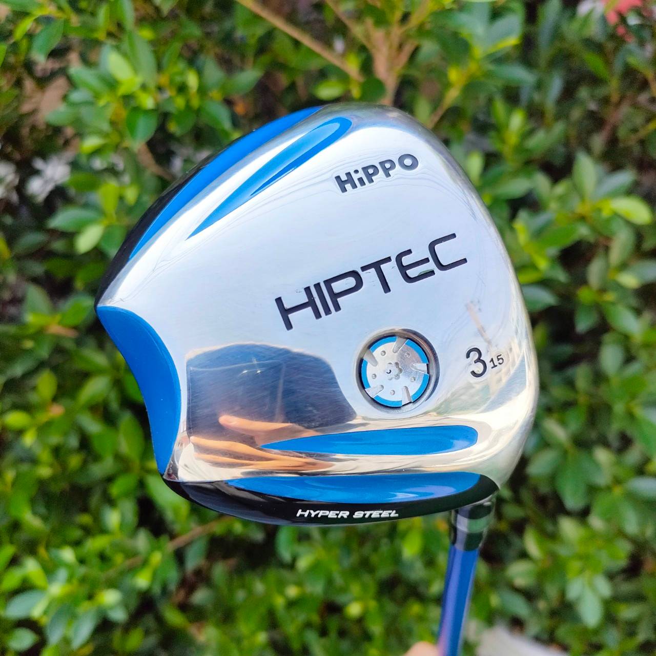 FW3 HIPPO HIPTEC องศา 15 ก้าน MITSUBISHI RAYON FLEX R สภาพสวยมากใหม่เลยครับ หัวดีไซน์พิเศษ ตีง่ายจริงๆ ออกเป็นสี่เหลี่ยมเพื่อให้ HIGH M.O.I. และมีเว้าด้านหลัง