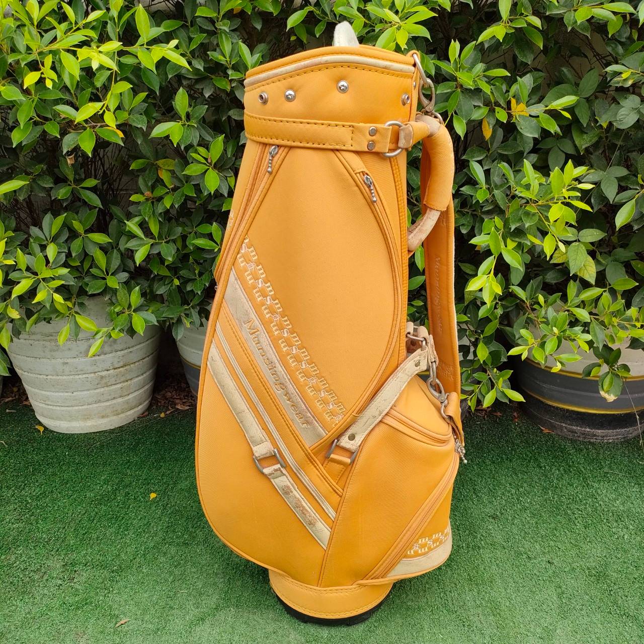 ถุงกอล์ฟ MANSINGWEAT มือสอง ถุงสีสวยมาก วัสดุดีมากๆครับ หรูหรามาก ภายในบุกำมะหยี่ แบรนด์ดี ราคาของใหม่แพงมาก